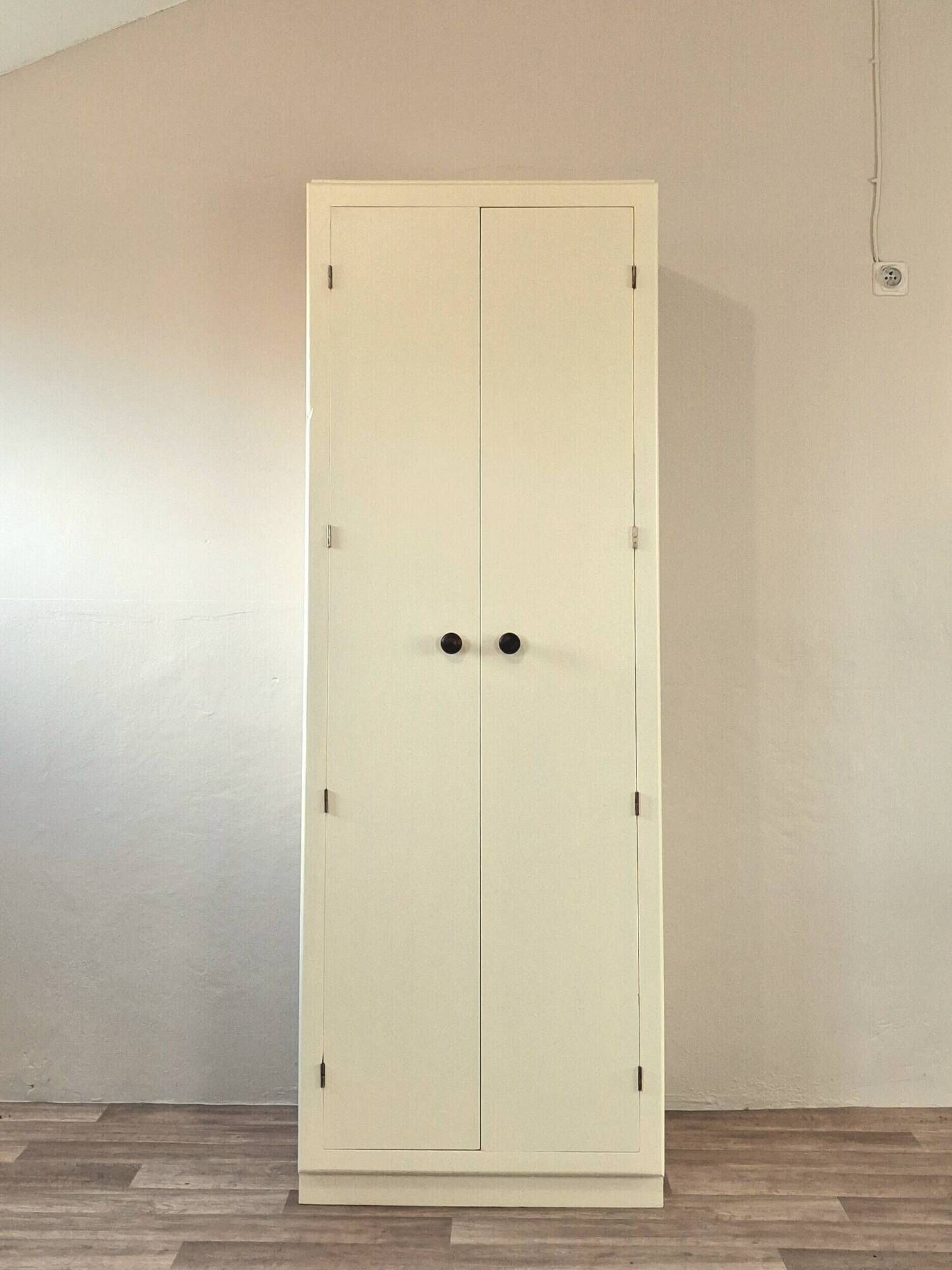 Wardrobe - Cloakroom