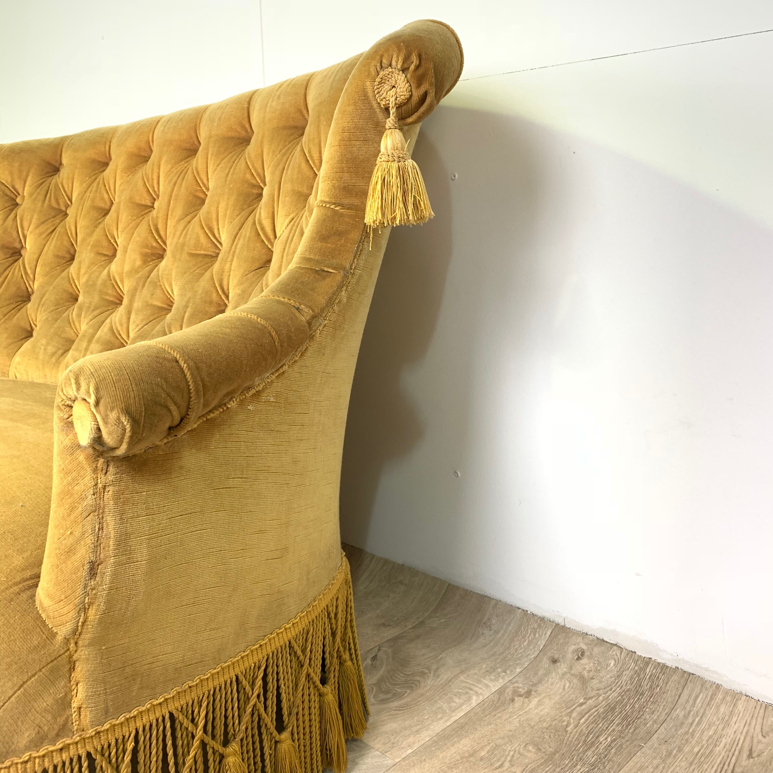 Sofa yellow velvet