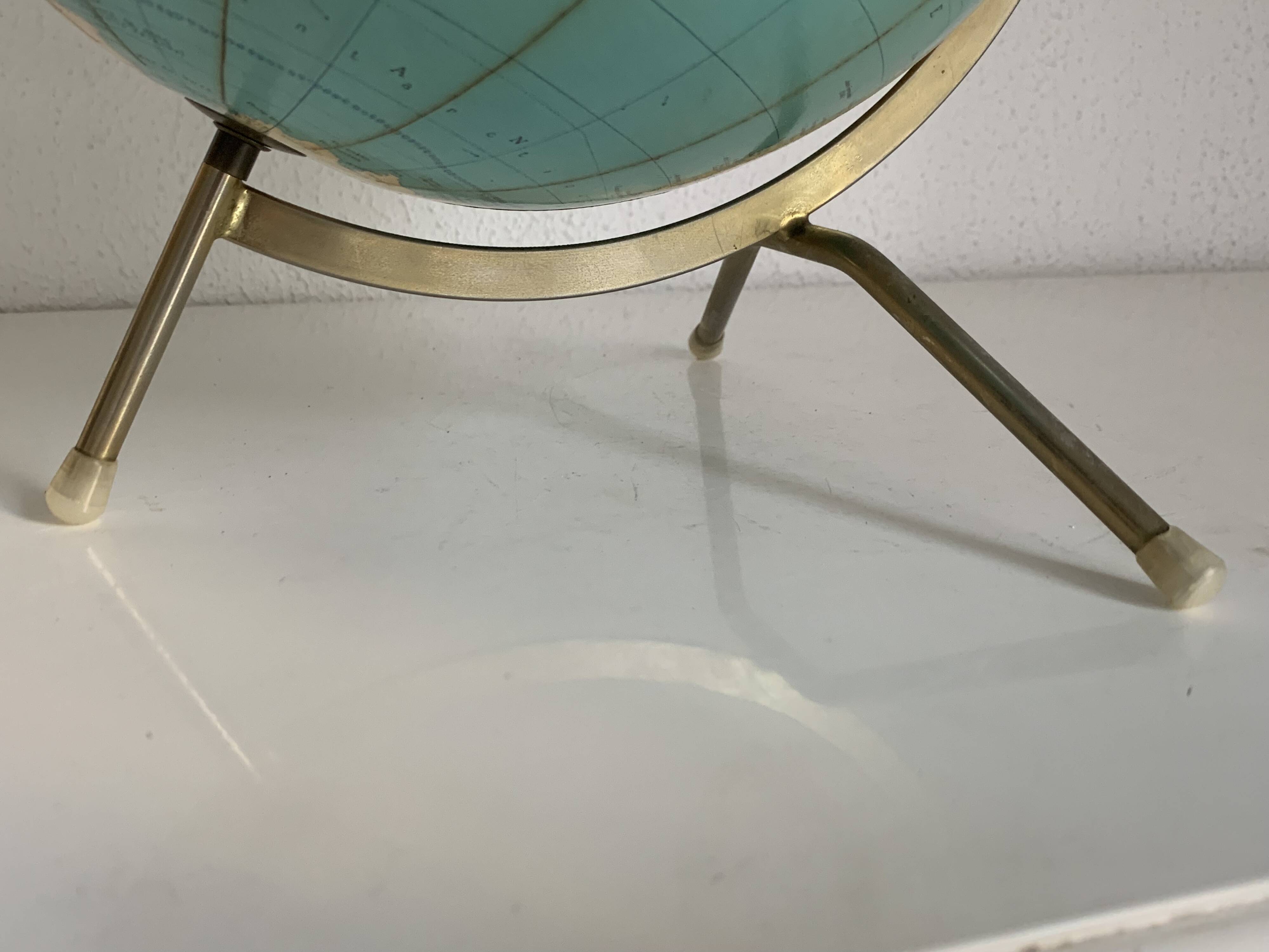 Vintage 1976 terrestrial tripod globe, Taride Philips Challenge world map -