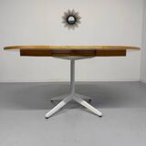 Extendable dining table designed by George Nelson for Herman Miller 60’