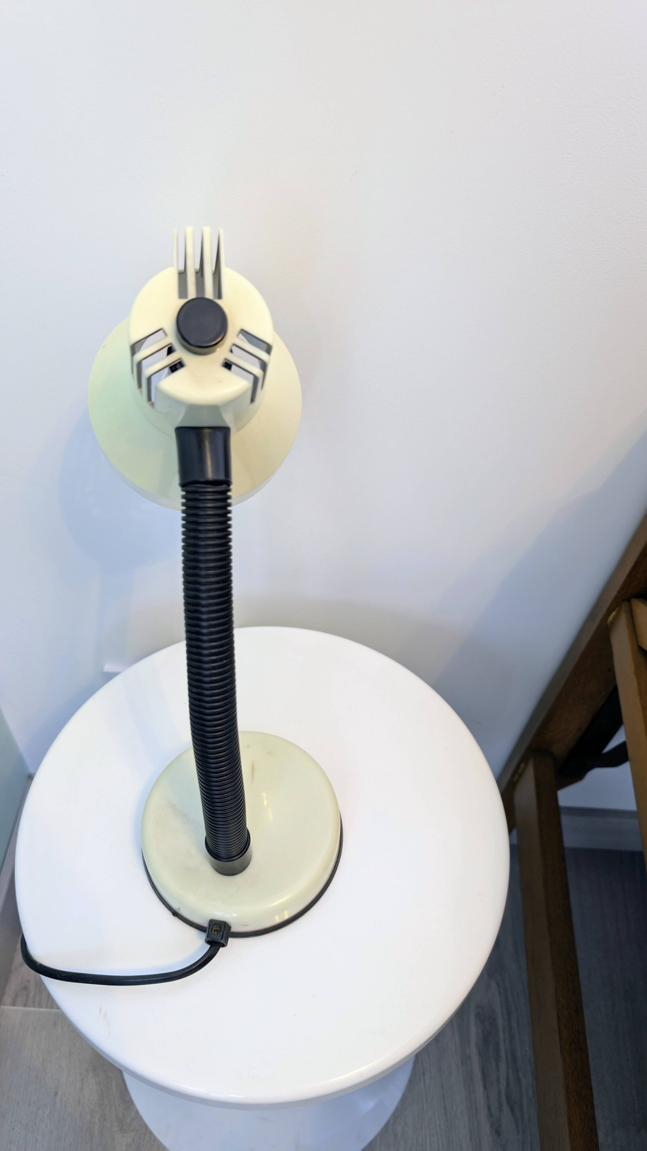 Lampe de bureau Veneta Lumi – design vintage 70’s, crème