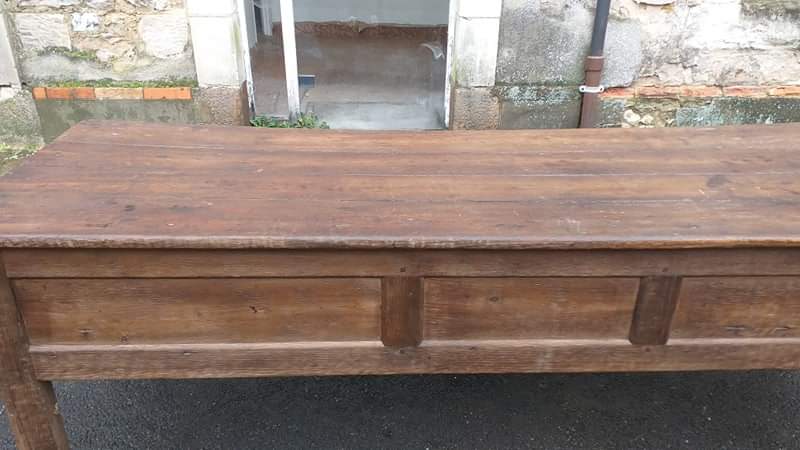 Console business table