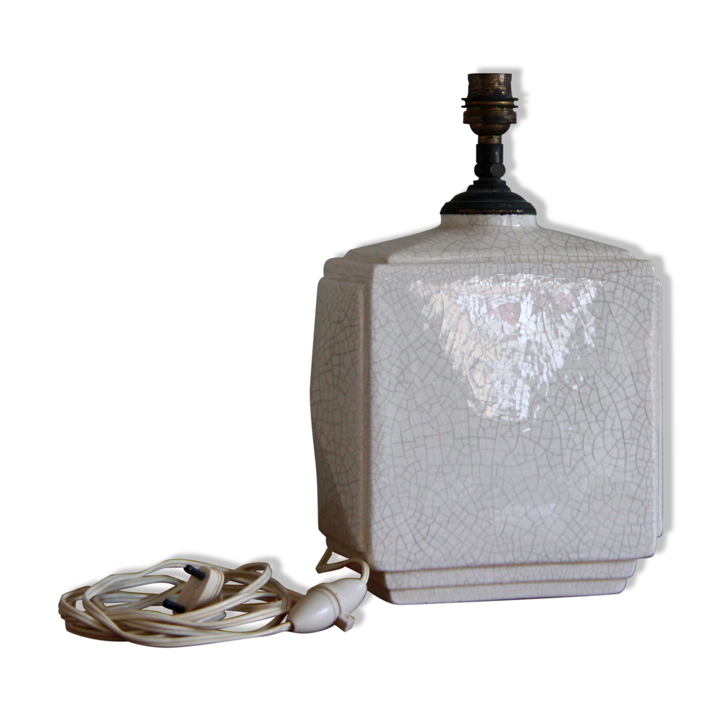 Cracked ceramic bedside lamp