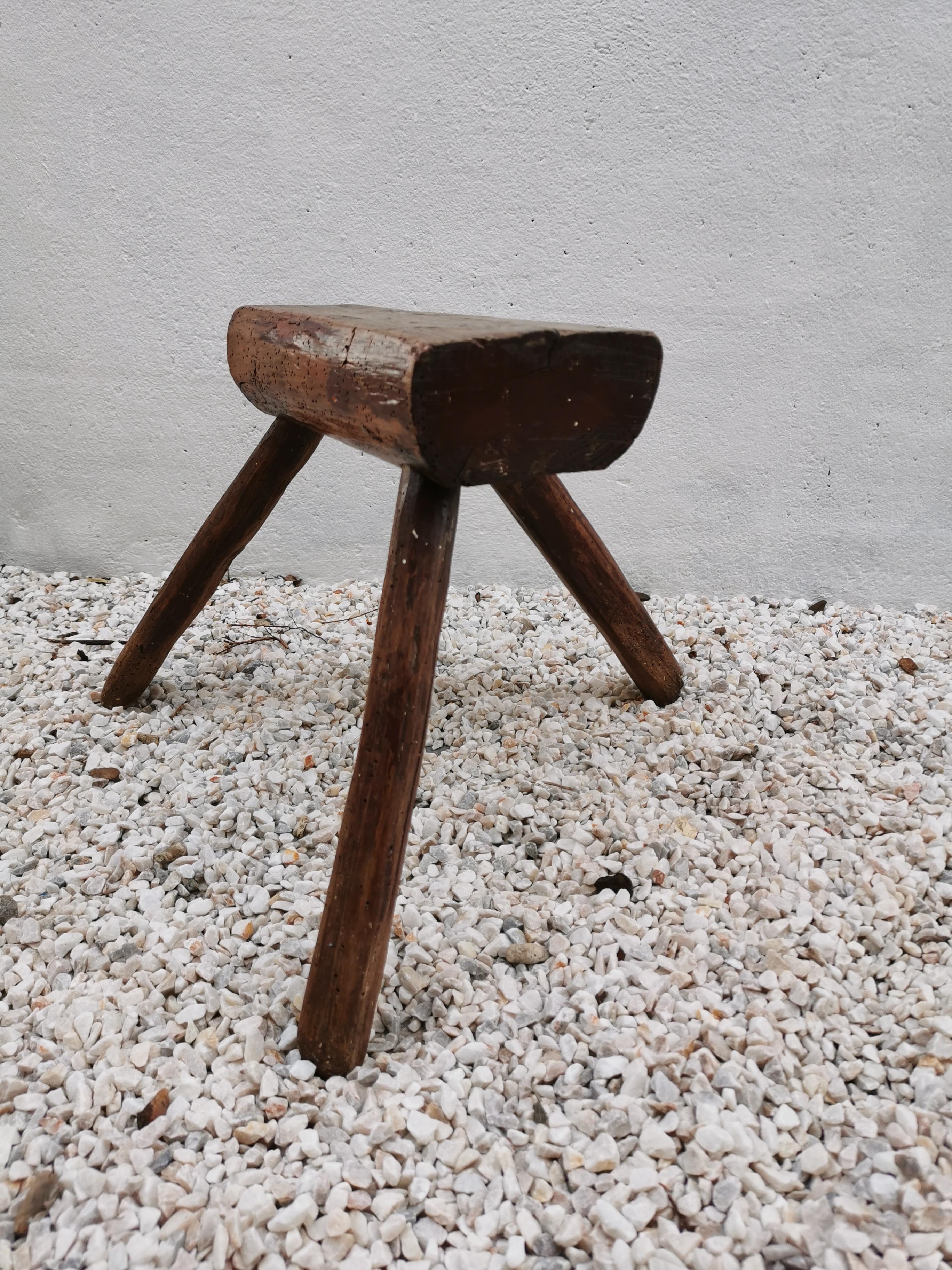 Tripod stool