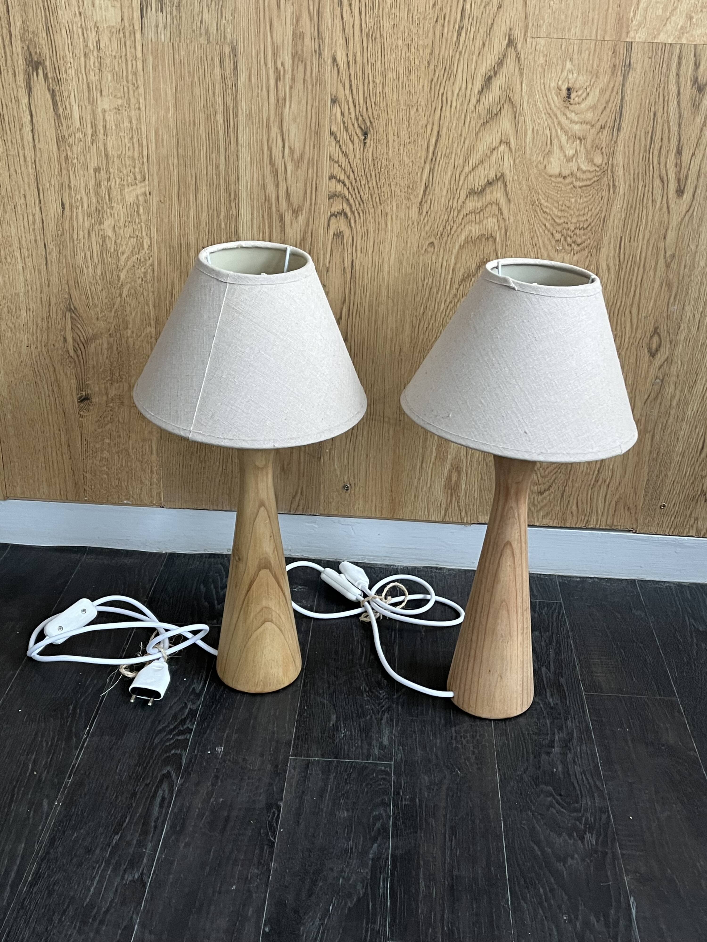 Upcycling lamp base