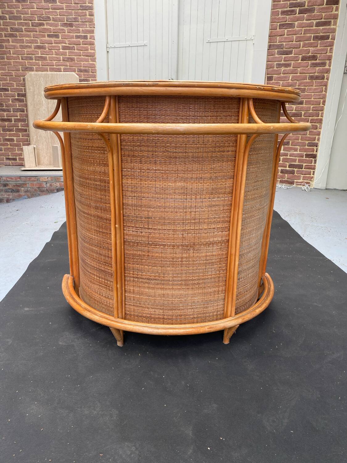 Vintage rattan bar
