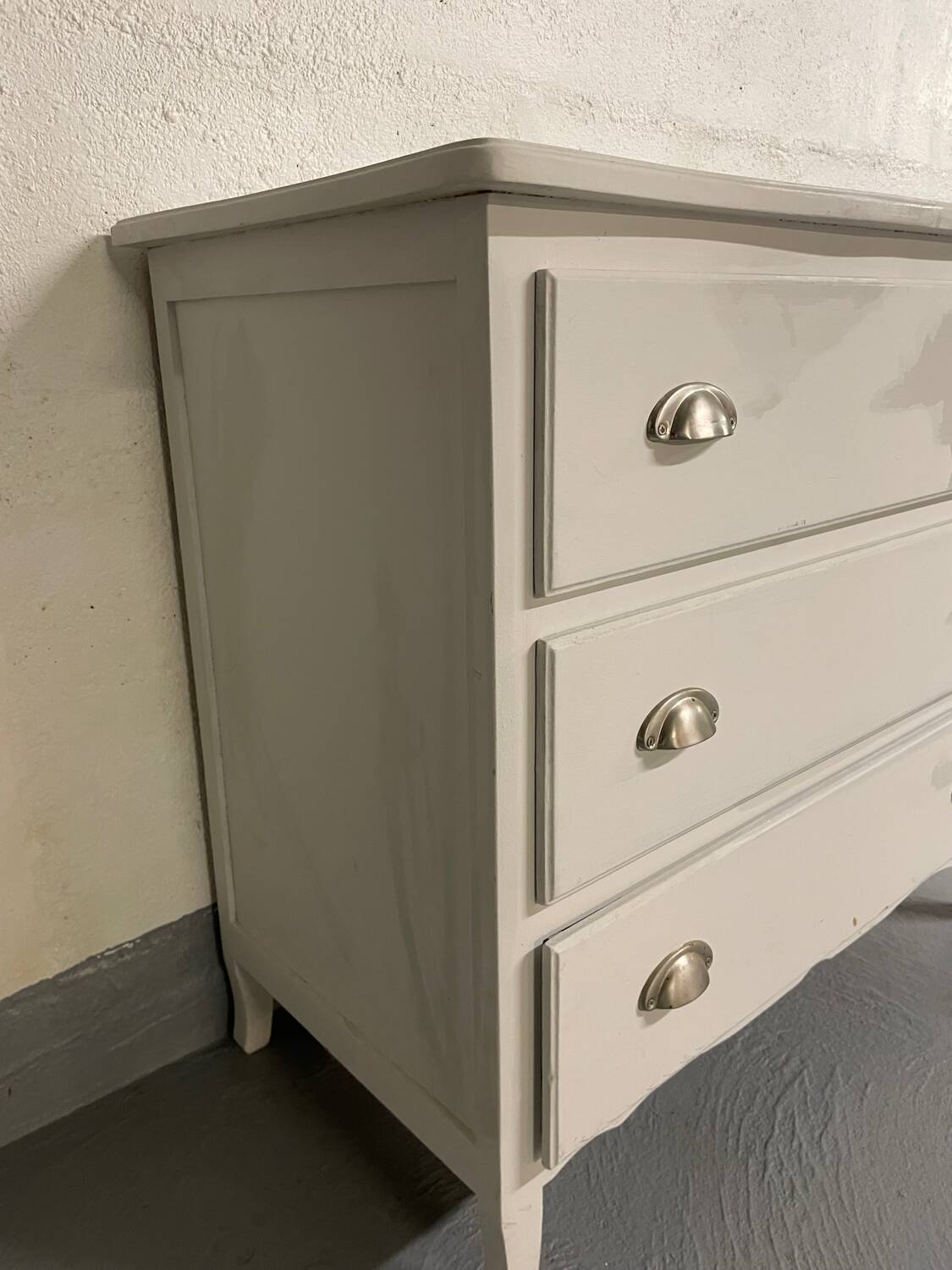 Vintage chest of drawers