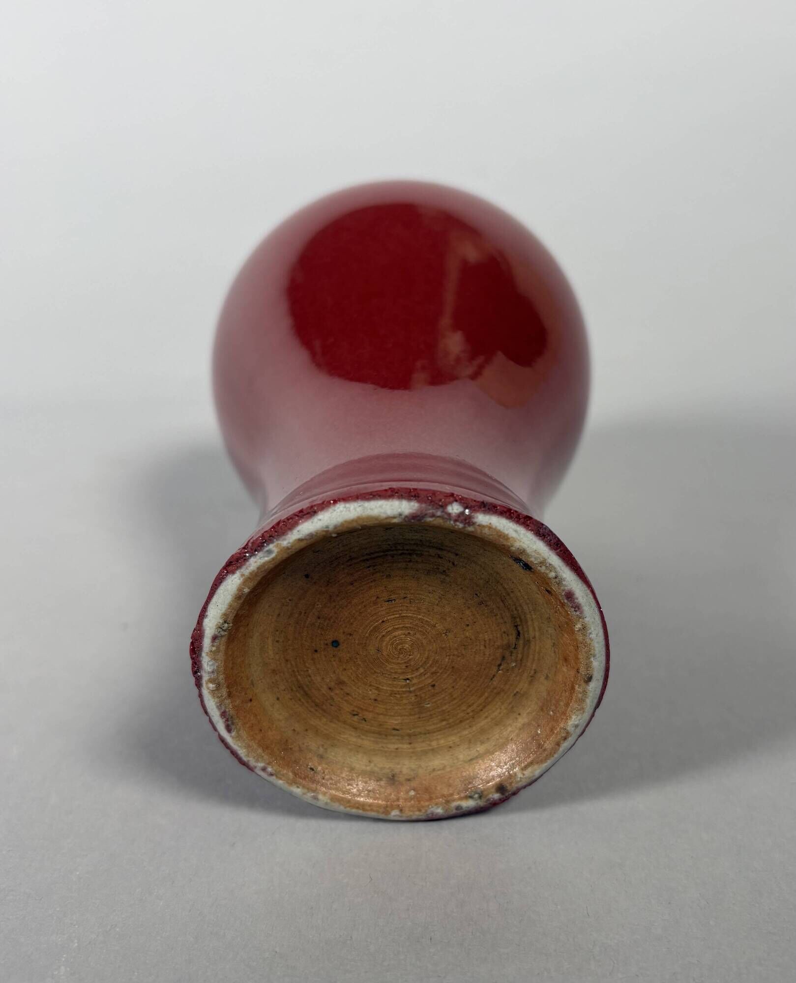 Blood-red Meiping vase in porcelain, China, 19th century.