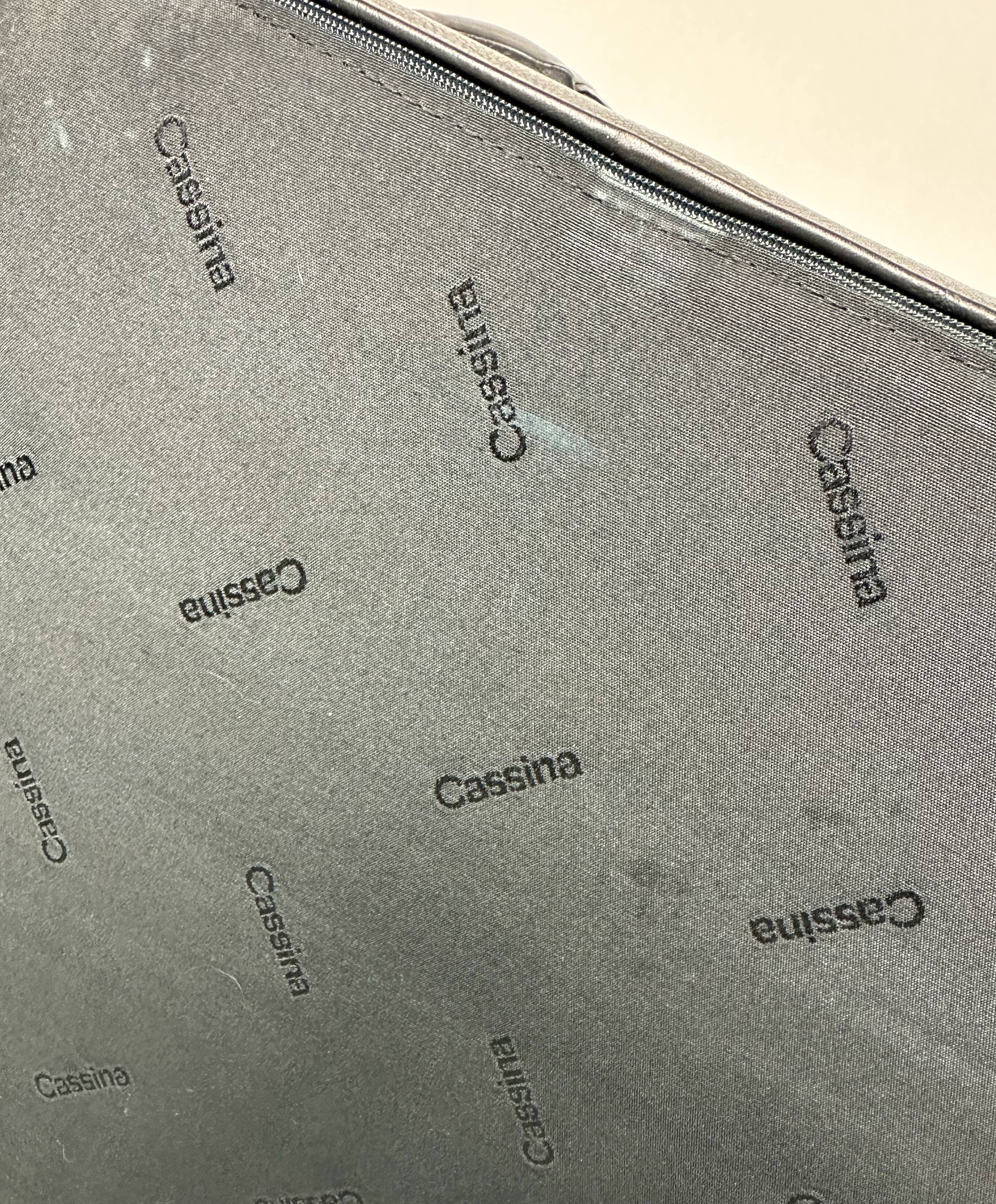 Fauteuil vintage en cuir lc3 par le corbusier & charlotte perriand - cassina