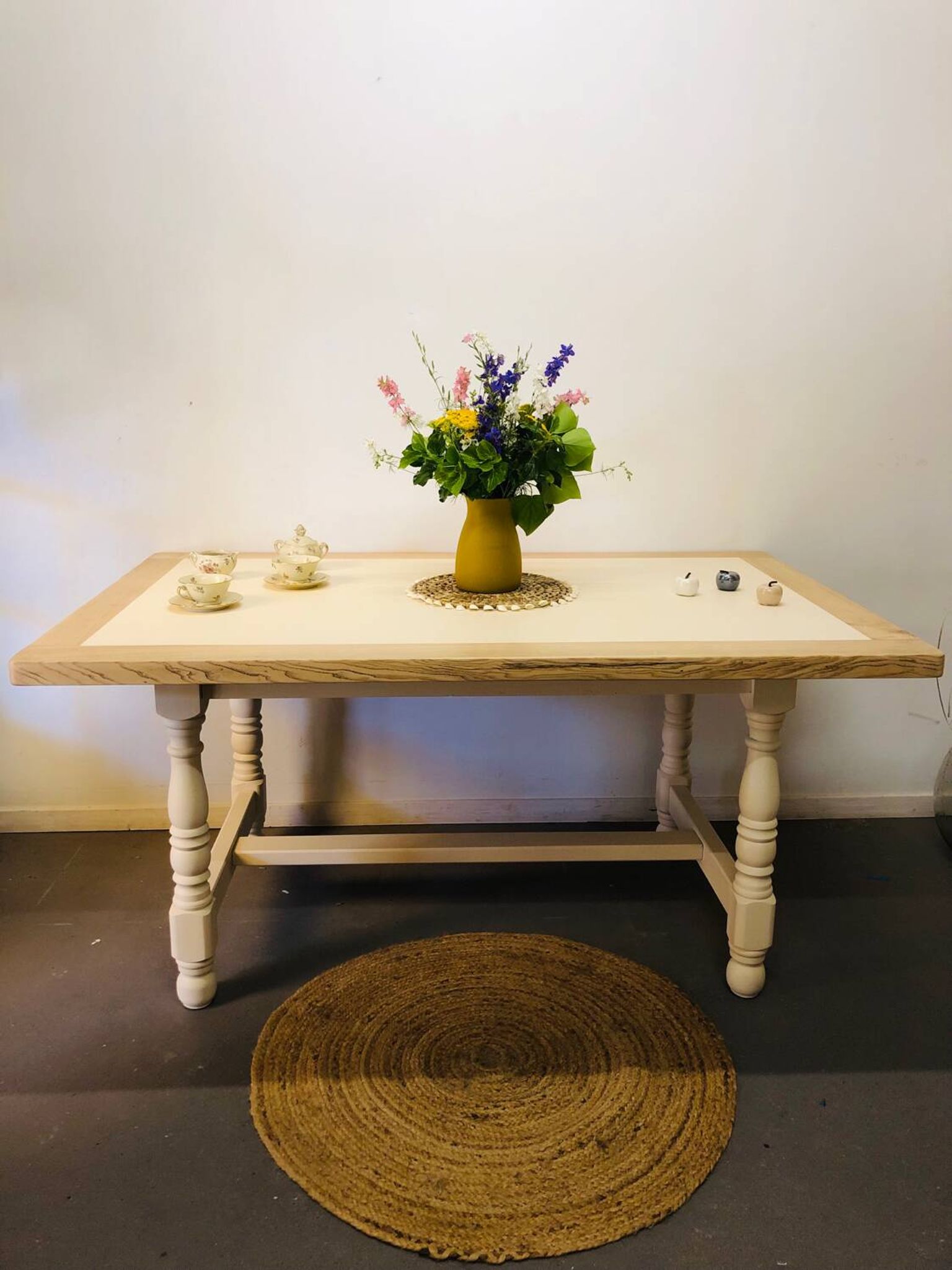 Farm table