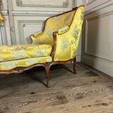 Duchesse en bateau, chaise Longue style Louis XV en soie jaune, XVIIIème siècle