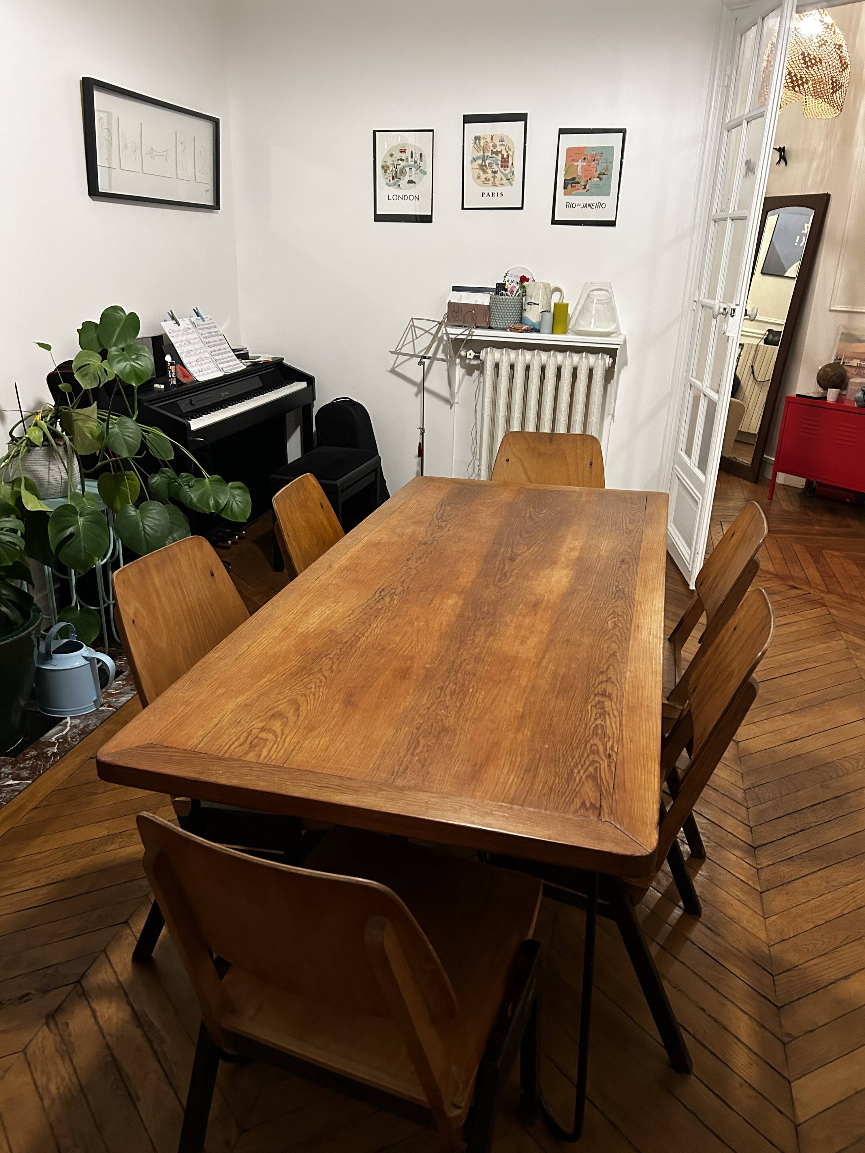 Dining table + 6 vintage chairs – 1960s modernism