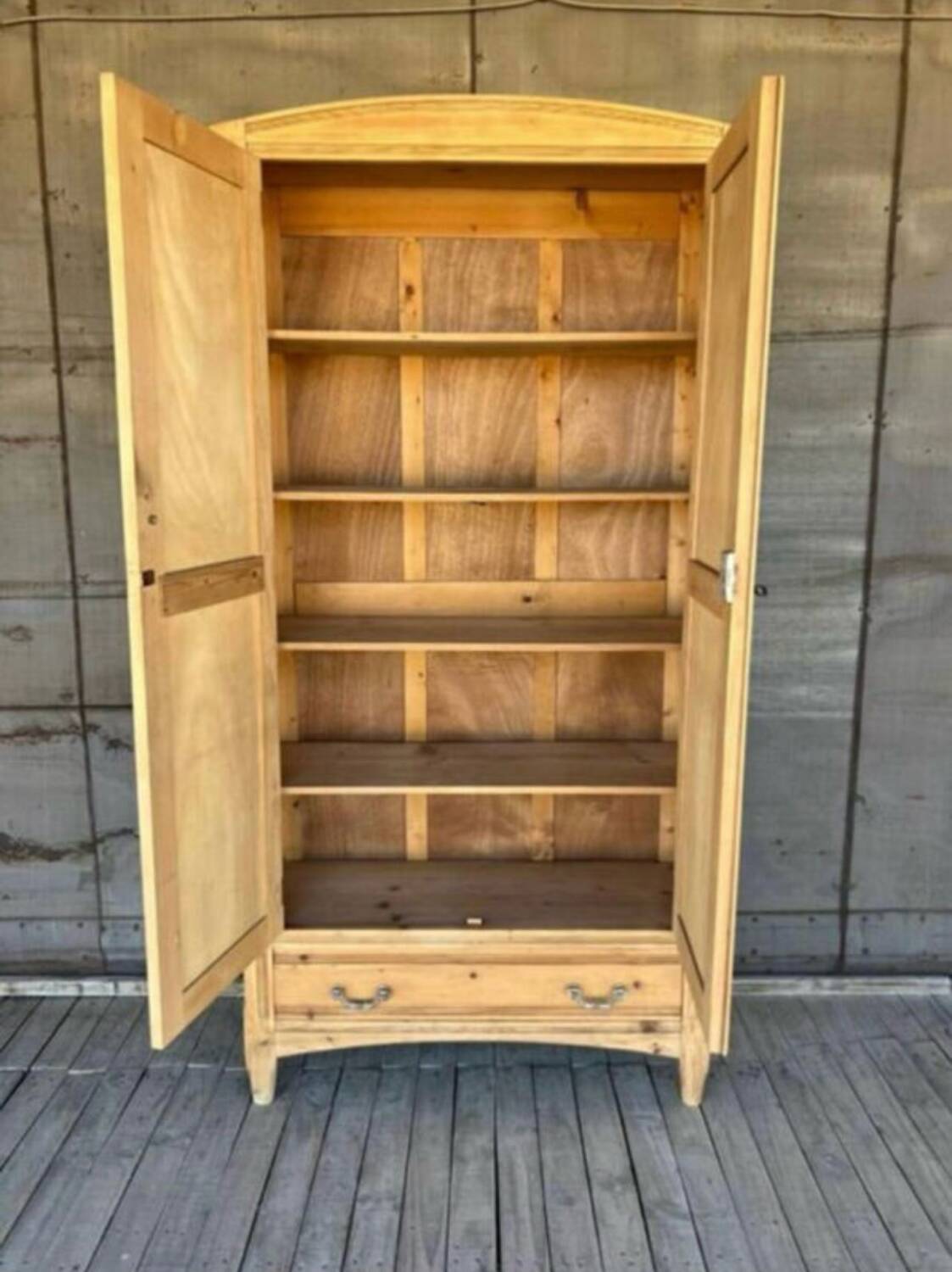 Armoire bois brut