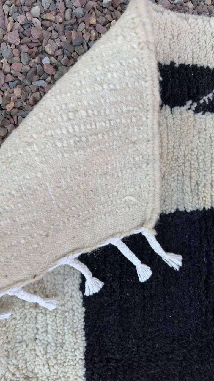 Handmade pure wool Moroccan rug 3x2 m