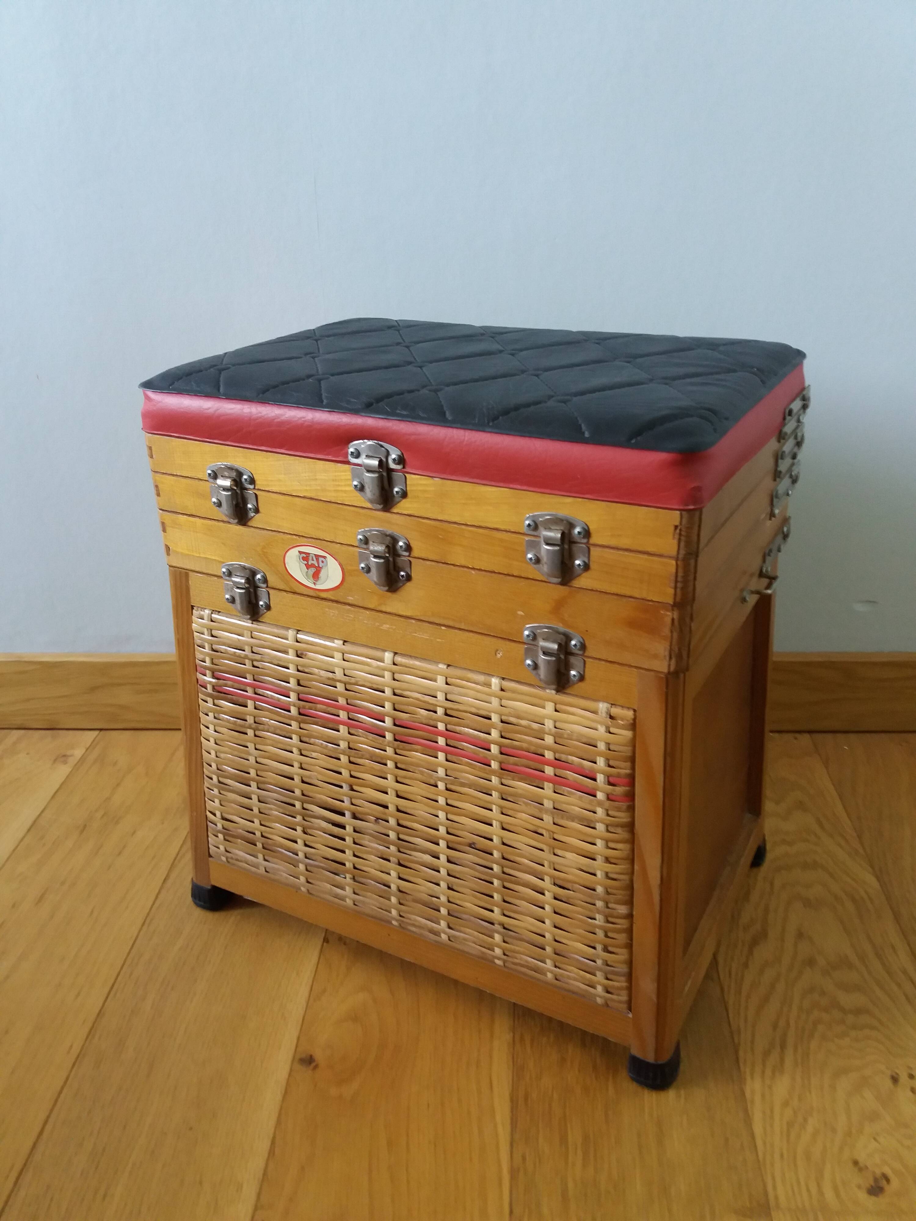 Fishing storage box fishing stool