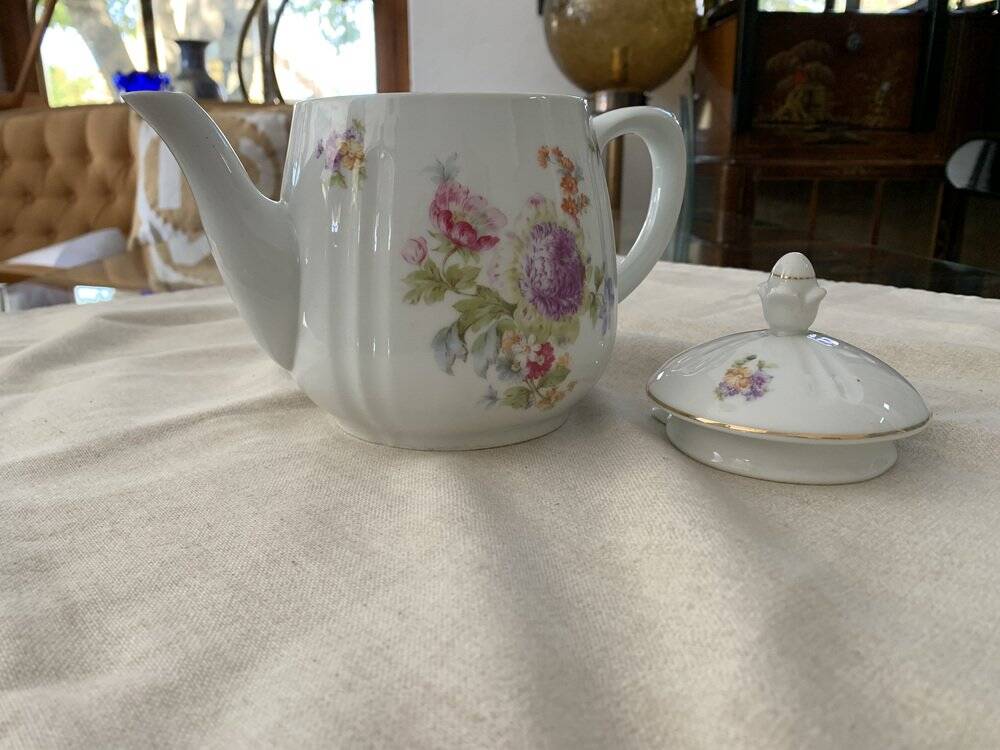 Cream porcelain coffee pot with multicoloured pastel floral decoration CT Karl Tielsch, Germany 1940s.