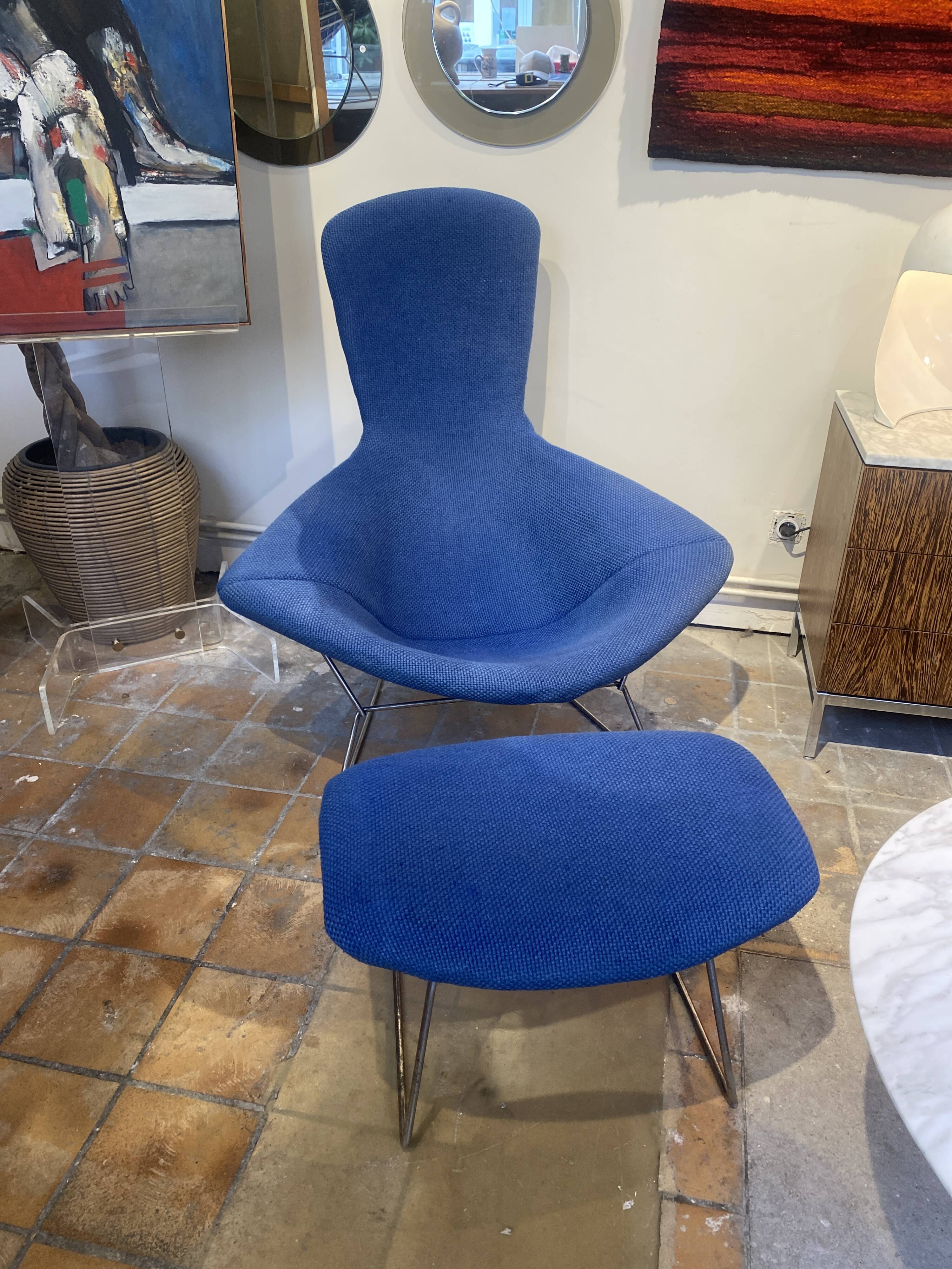 Pair of Bird chairs by Harry Bertoia, vintage editions by Knoll.