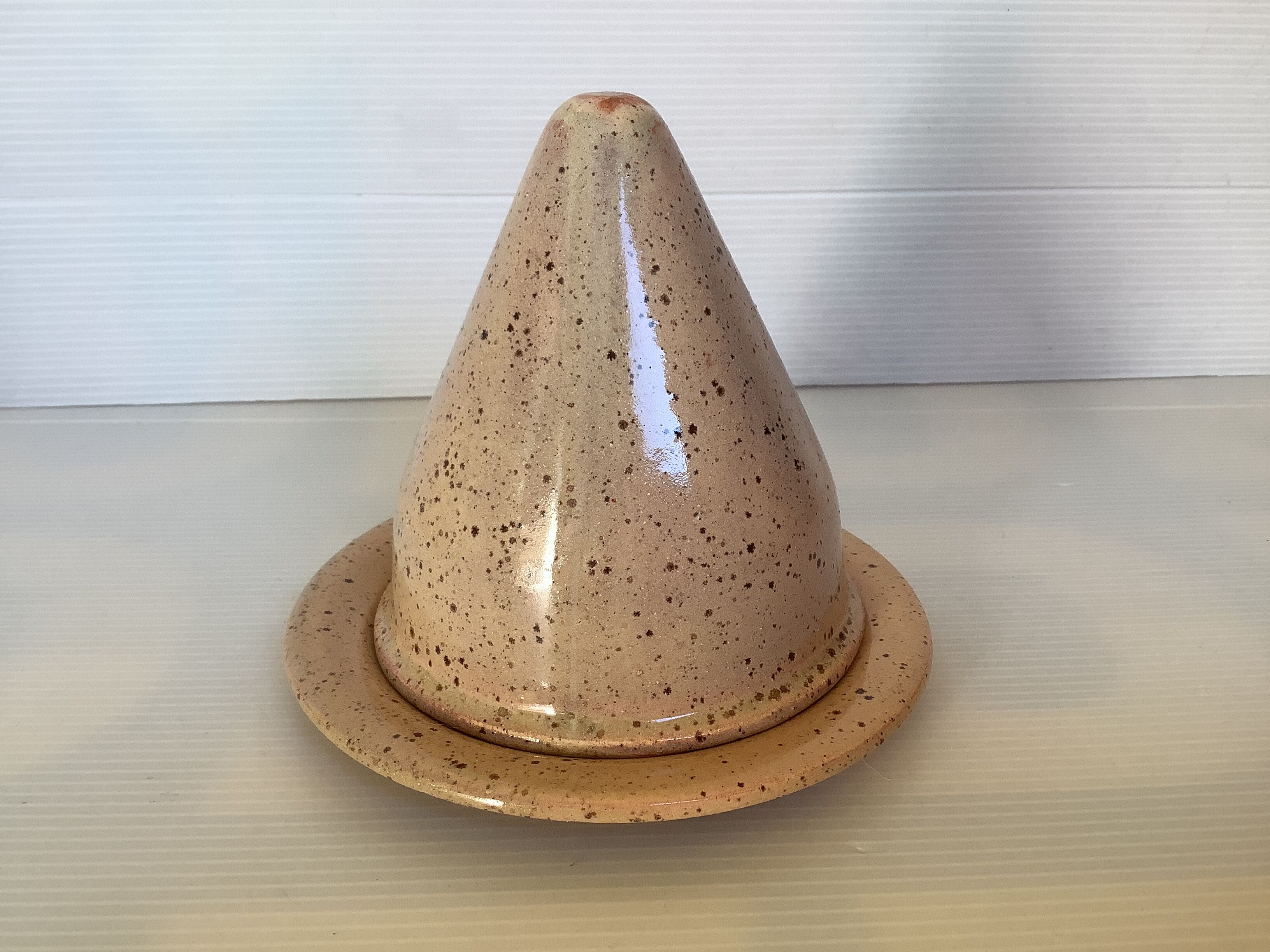 Cheese bell box ball avesnes ceramic pottery maine