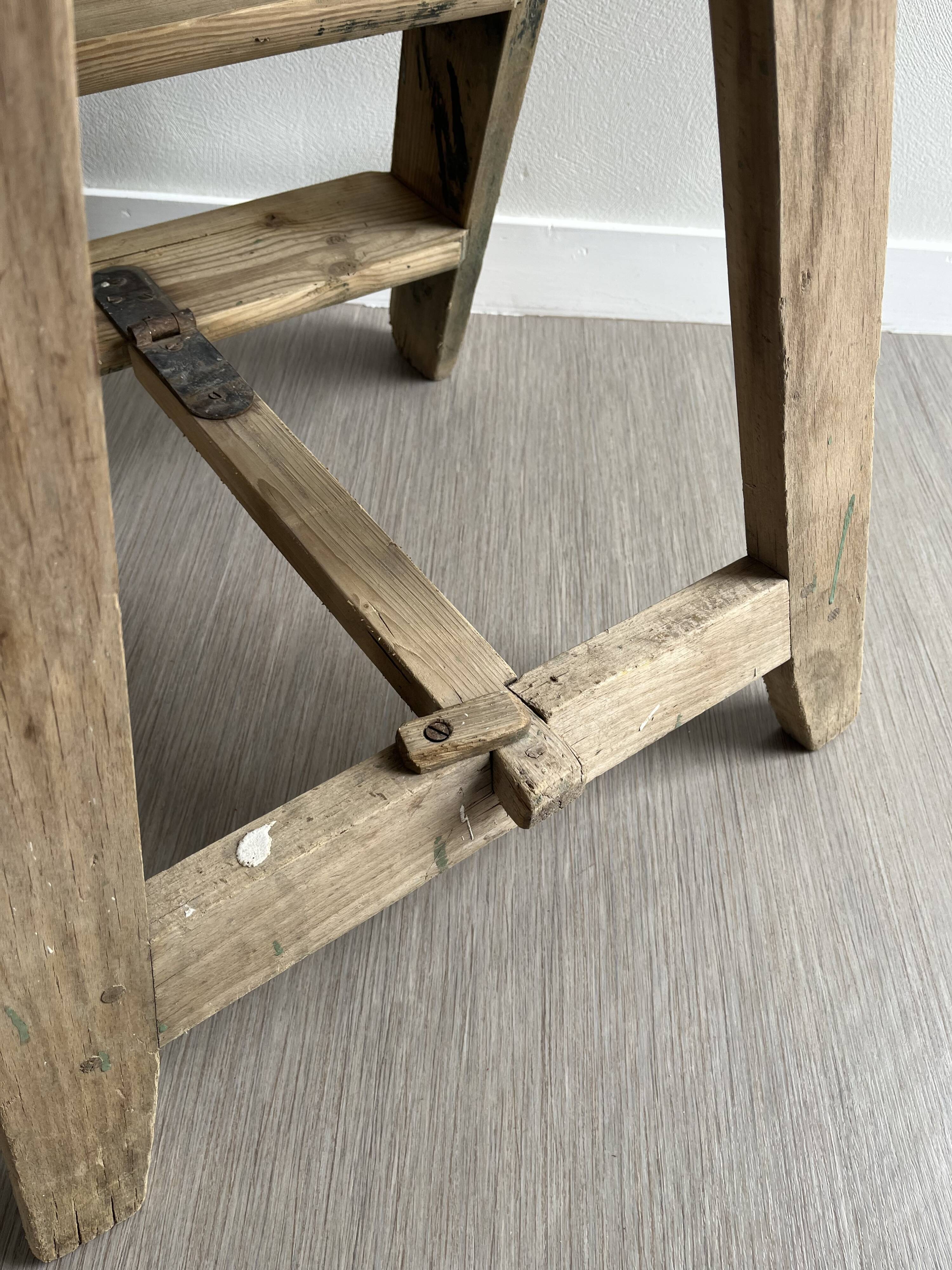Escabeau de peintre bois patiné