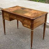 Louis XVI desk in solid wood and leather from the 20th century.