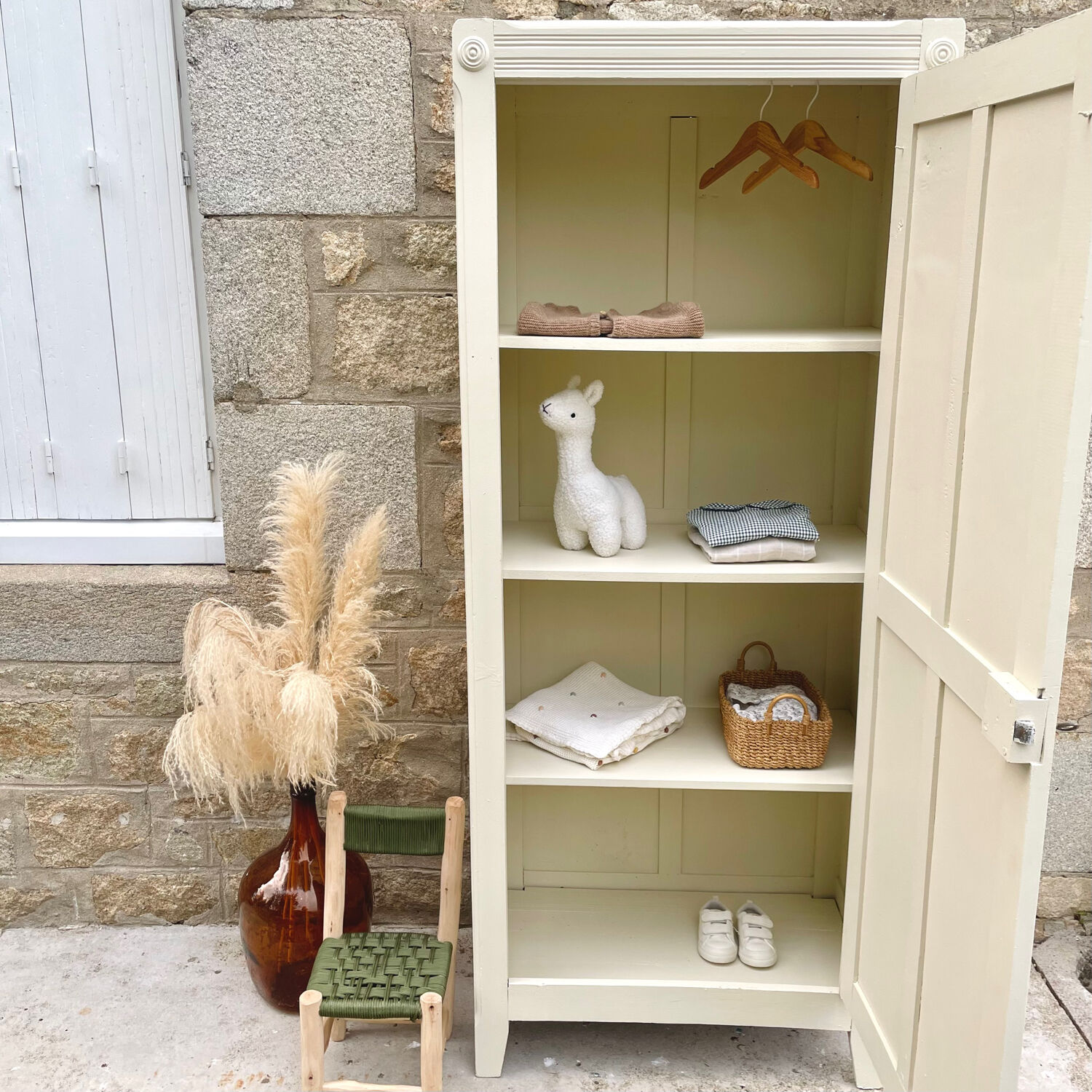 Parisian wardrobe one door