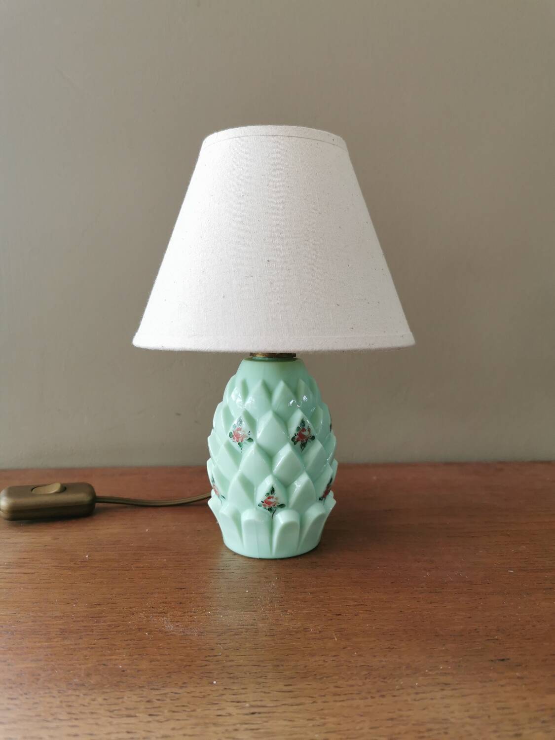 Small vintage pineapple lamp