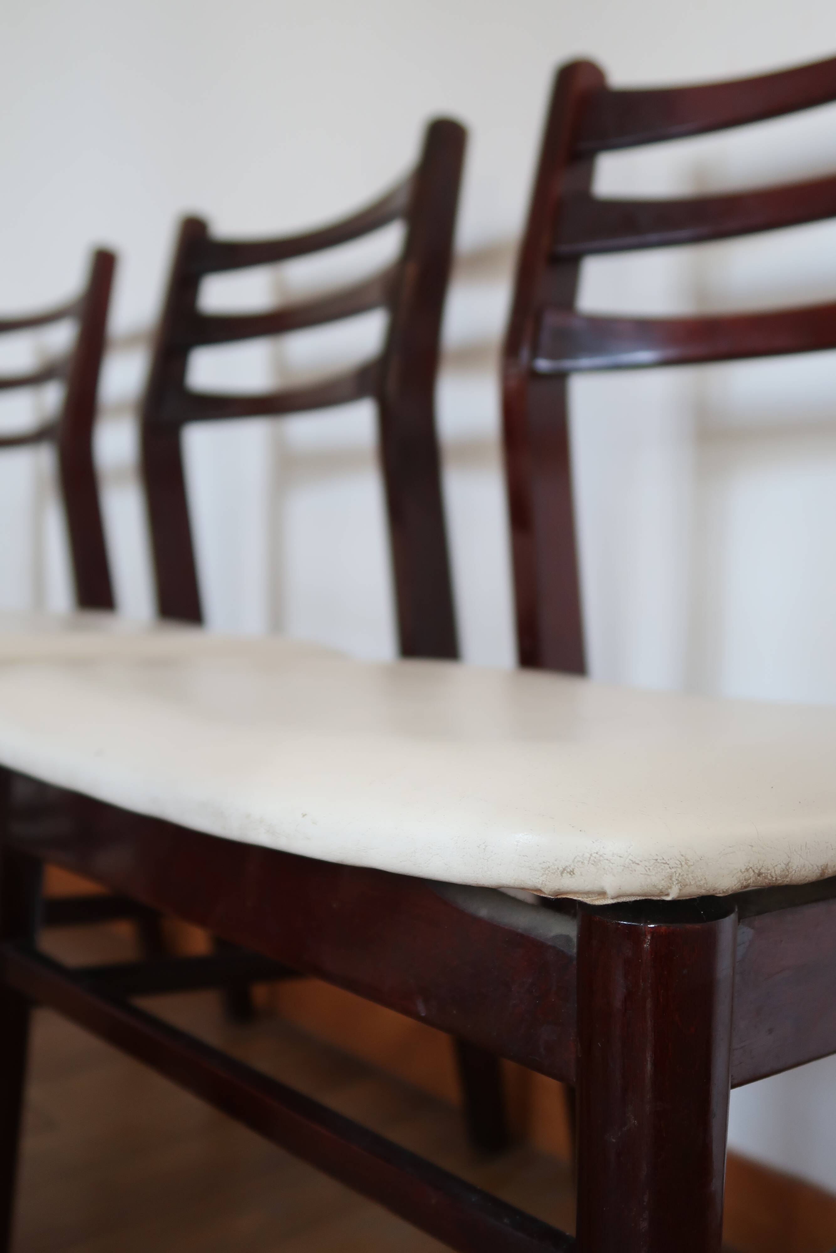 6 Scandinavian chairs skaï white