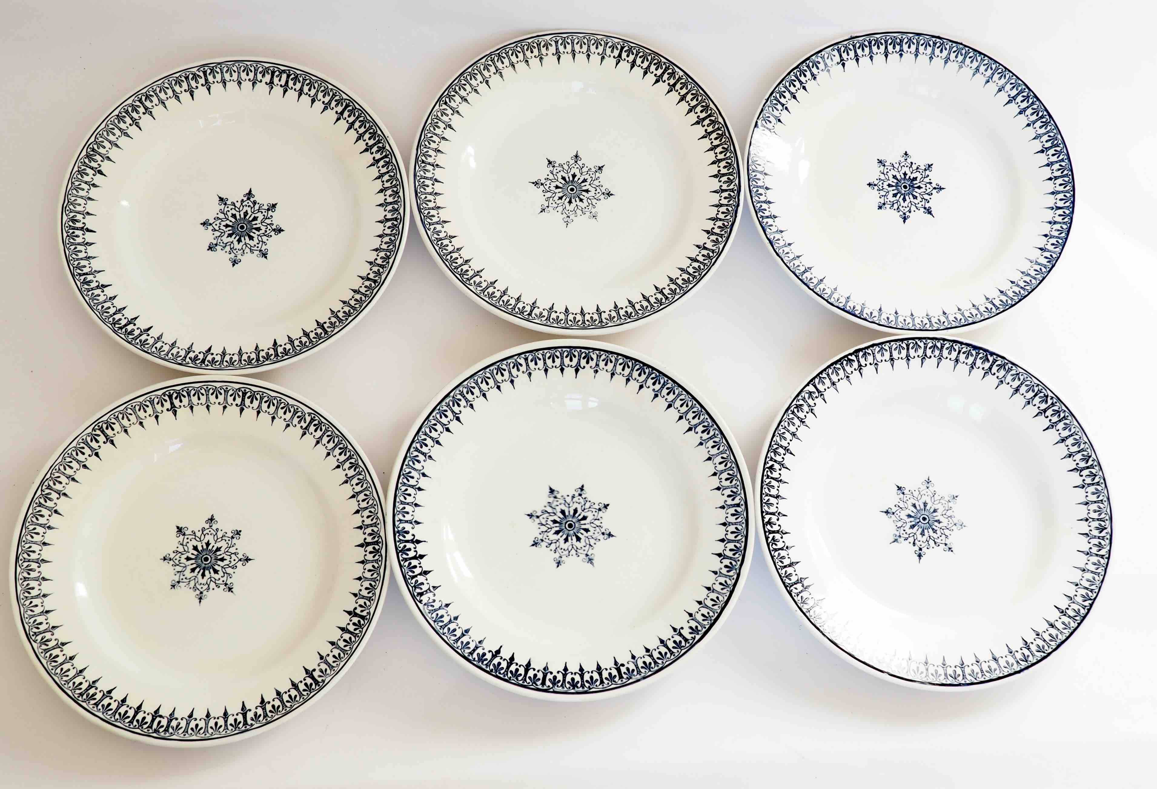 6 assiettes en terre de fer bleue