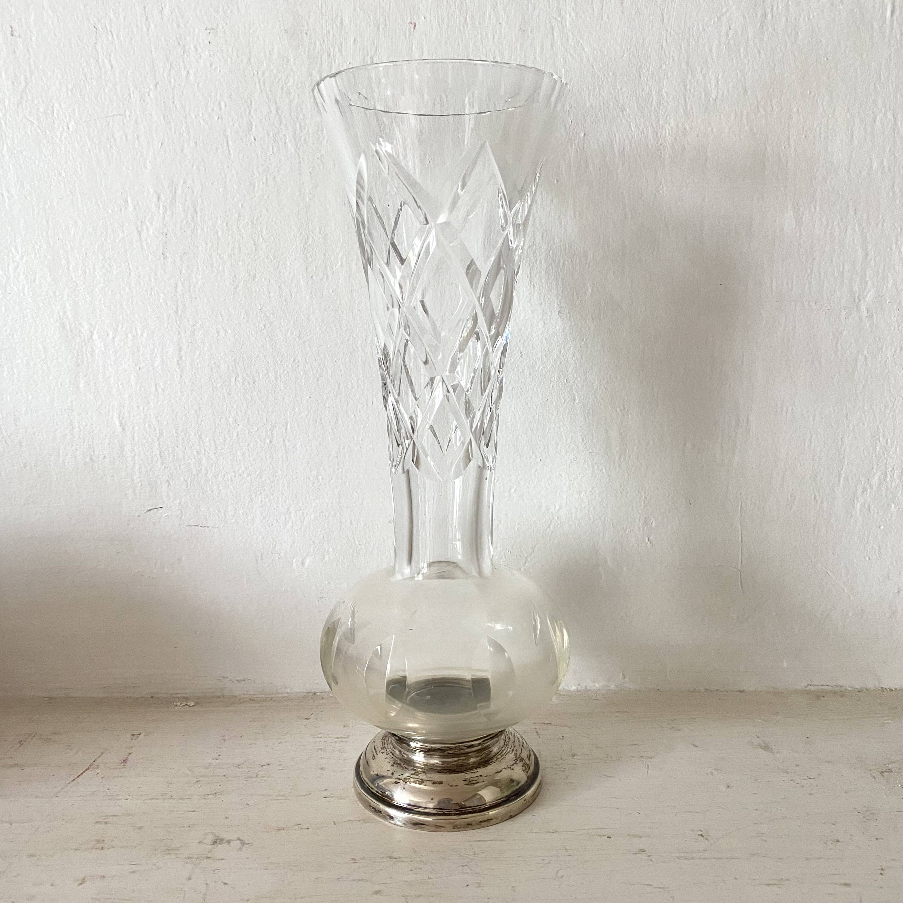 Vase tulipe en cristal ciselé  et argent 23 cm