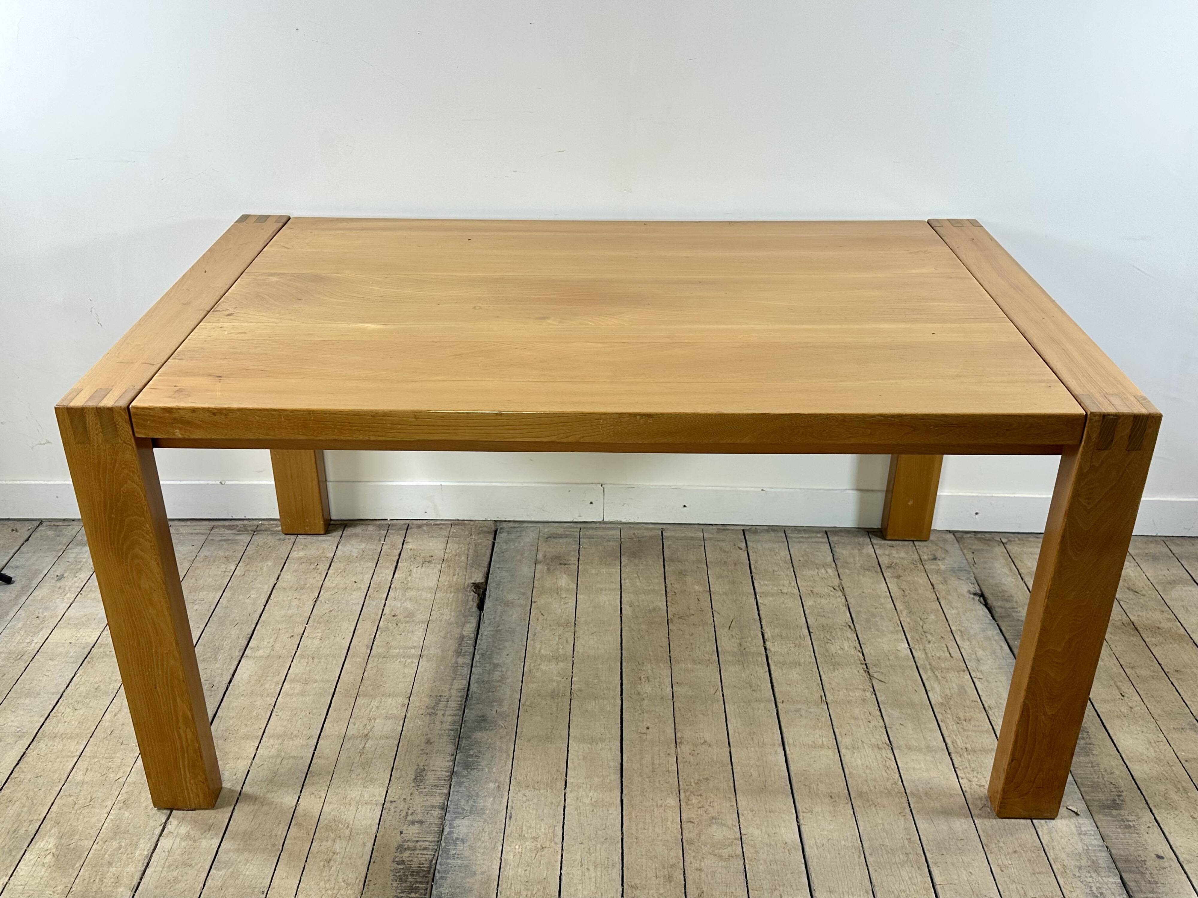 Extendable table in solid oiled elm by maison regain 1970