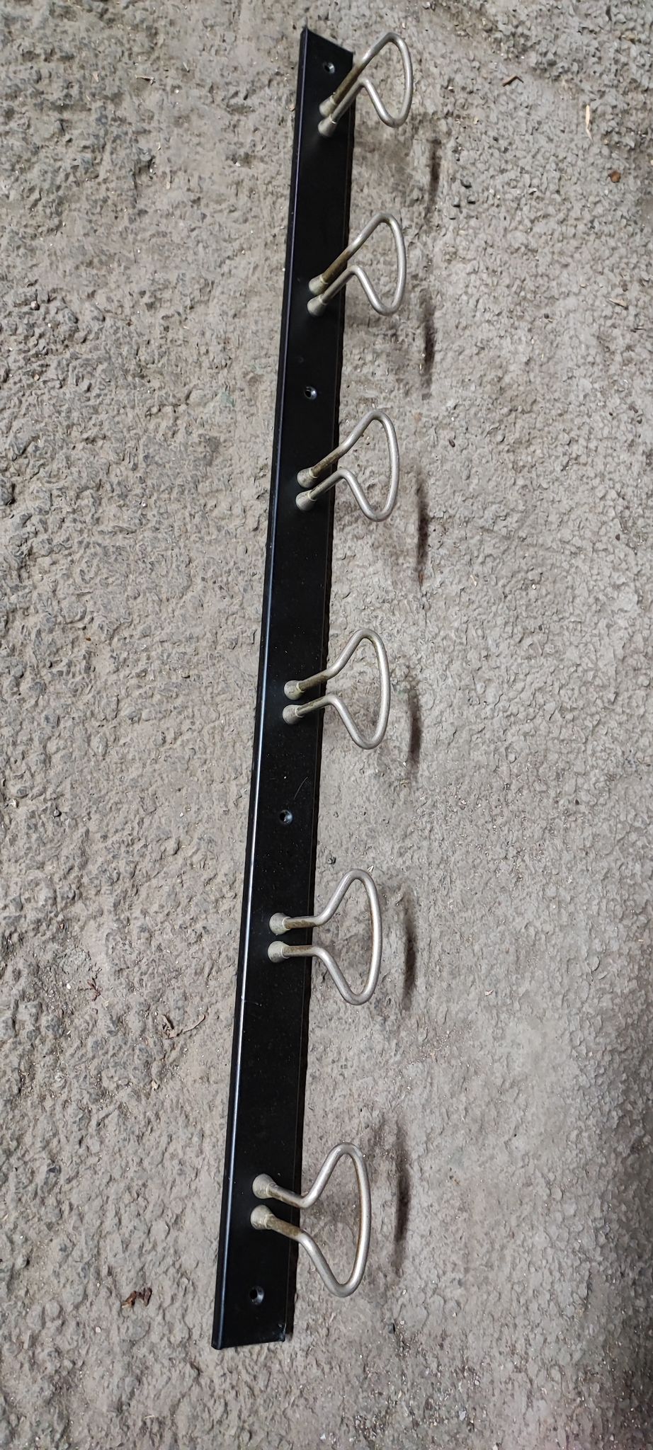 School wall coat holder with six metal legs GES