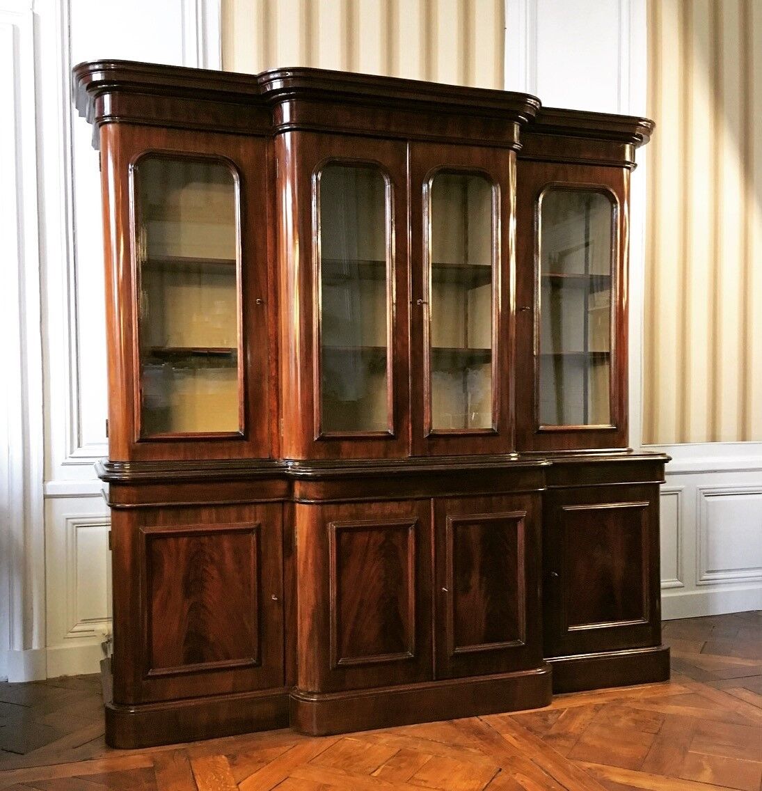 Stamped Victorian bookcase Wylie & Lochhead mahogany end XIX