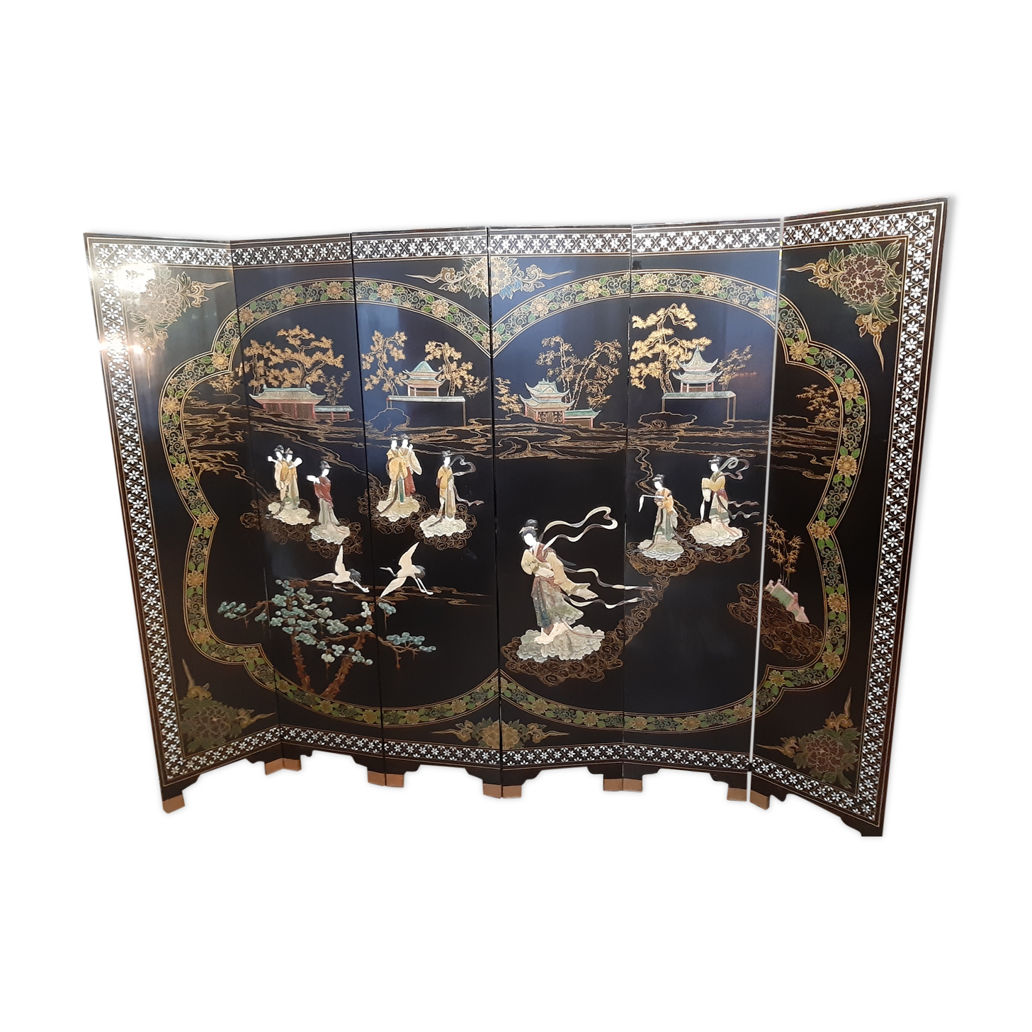 Chinese screen laqué wood and stone marquetry