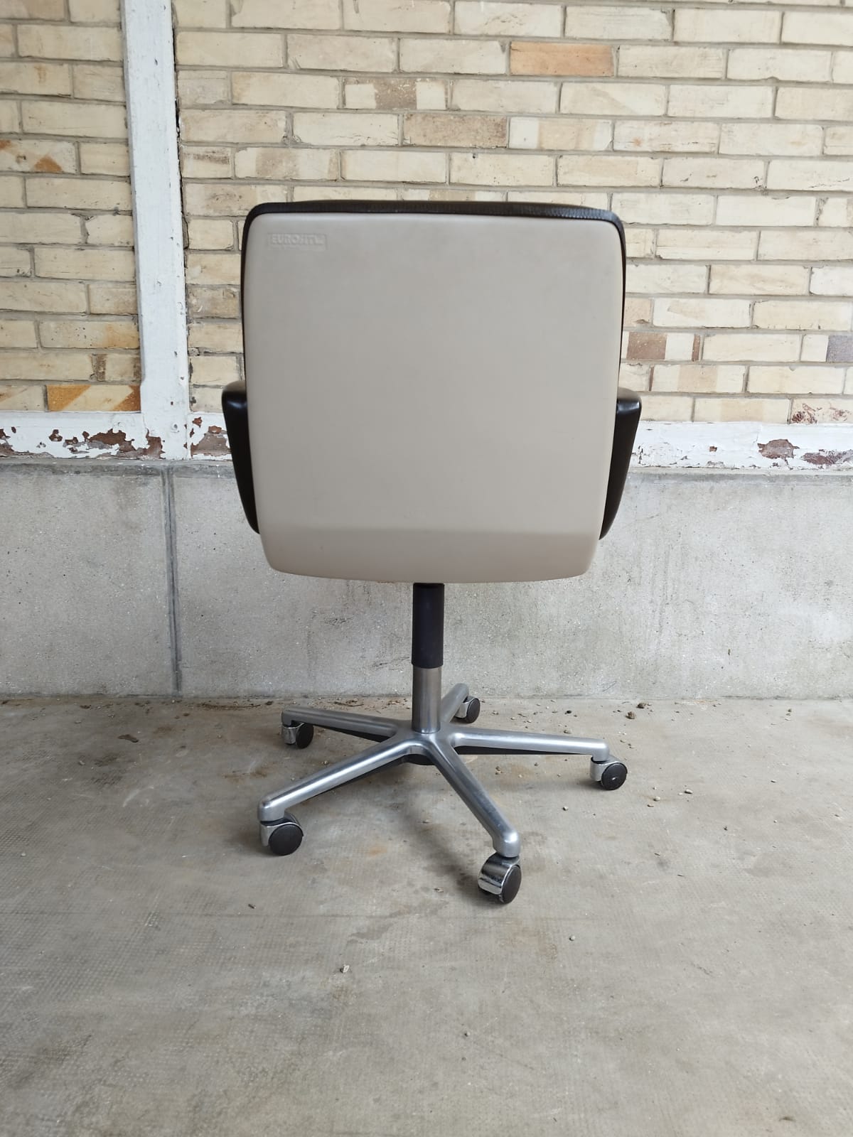Fauteuil vintage cuir eurosit - france 1983