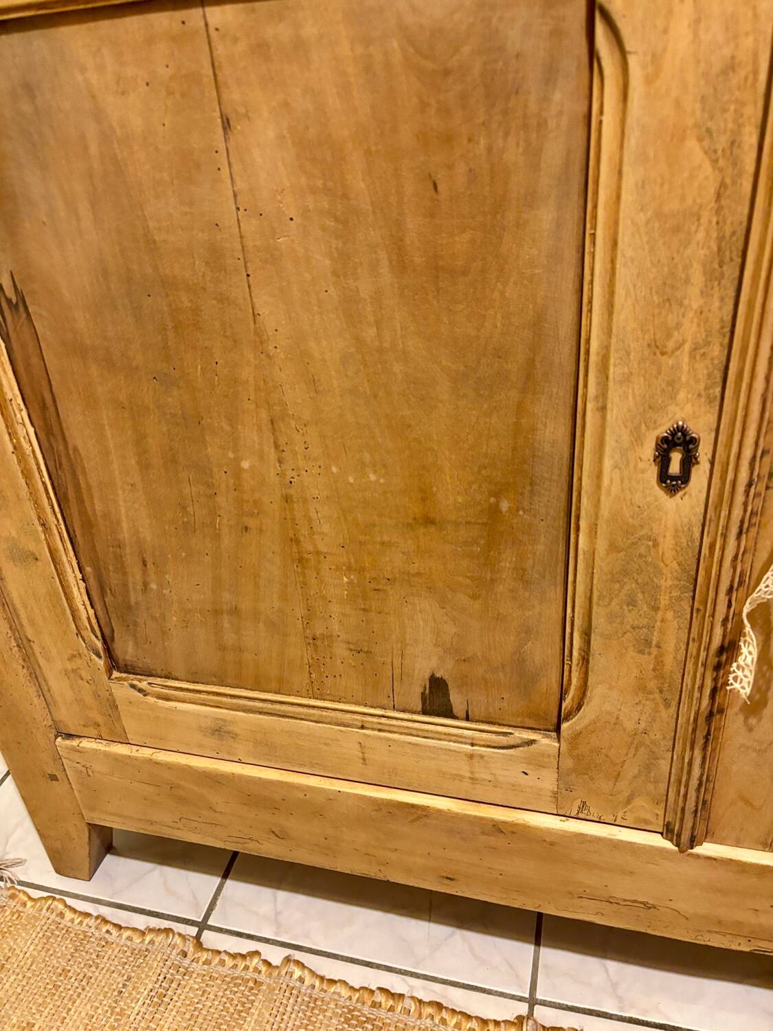 Parisian buffet in raw wood