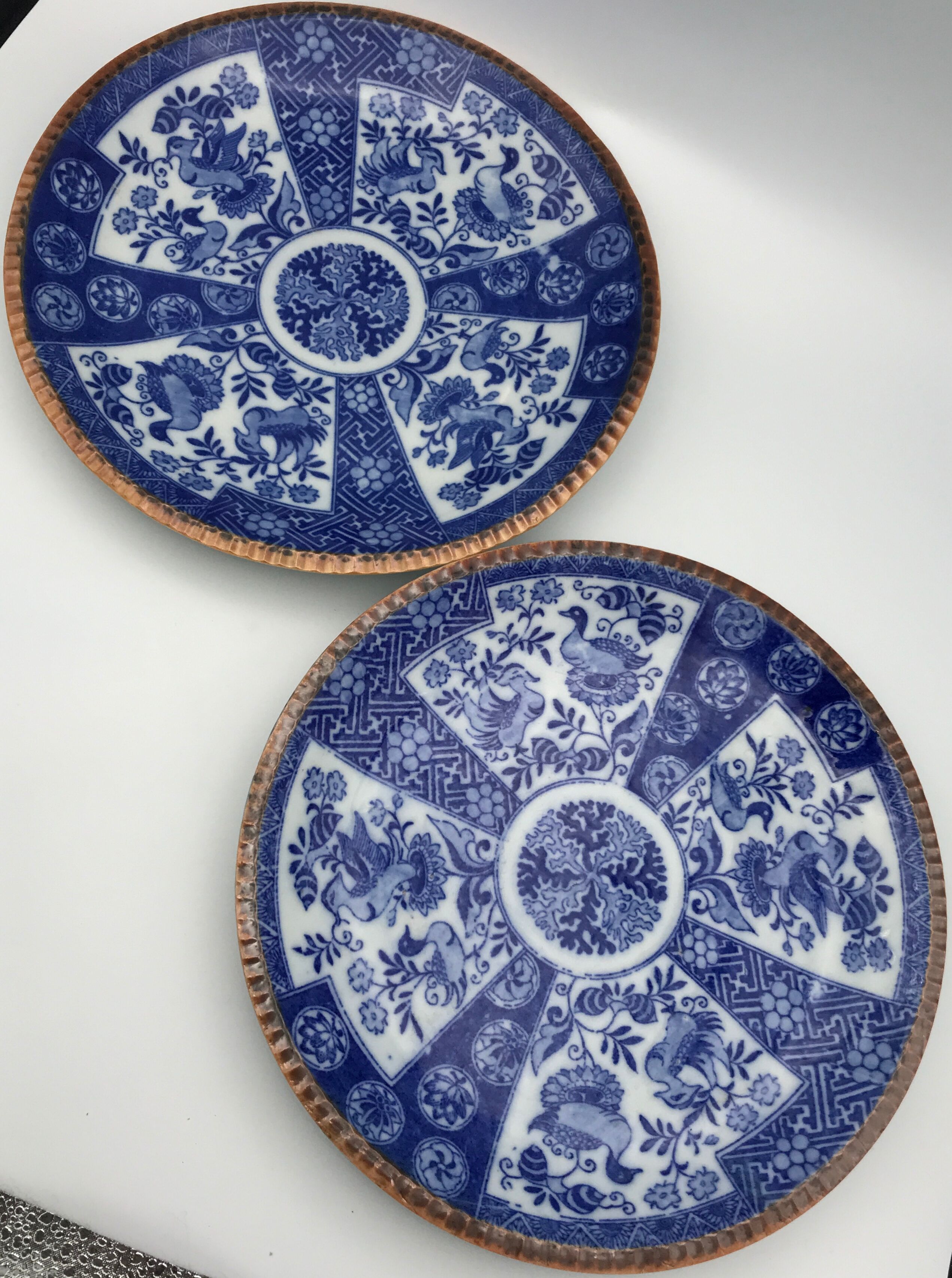 Pair of vintage japanese igezara plates decorated with floral and bird motifs