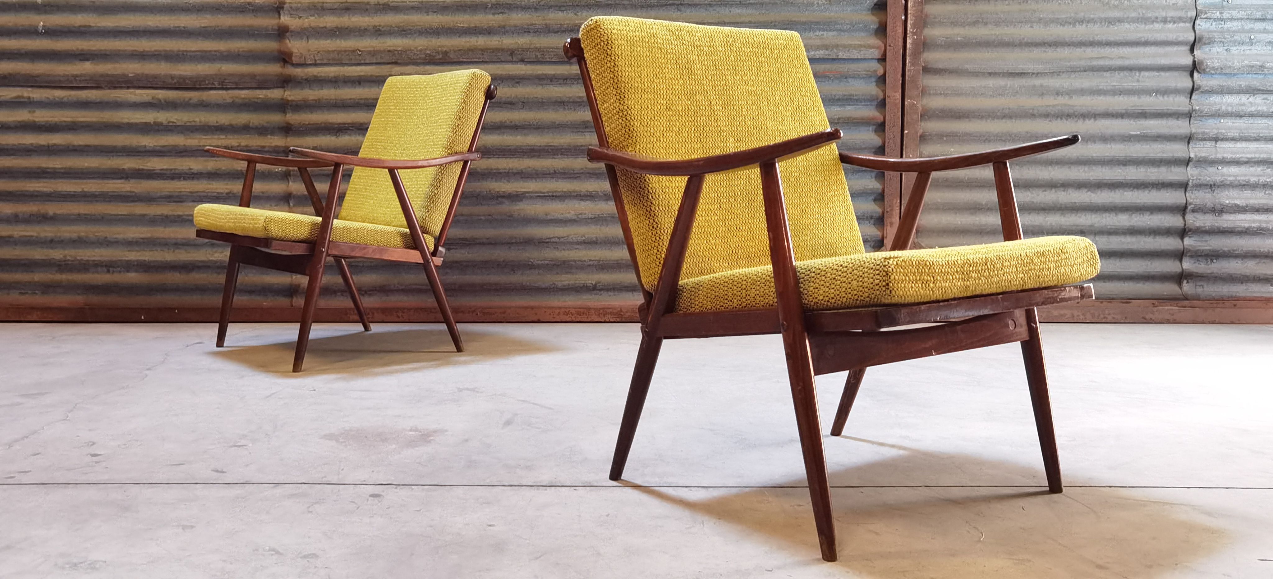 Pair of boomerang armchairs TON Bystřice (Thonet) by Antonin Suman 1960