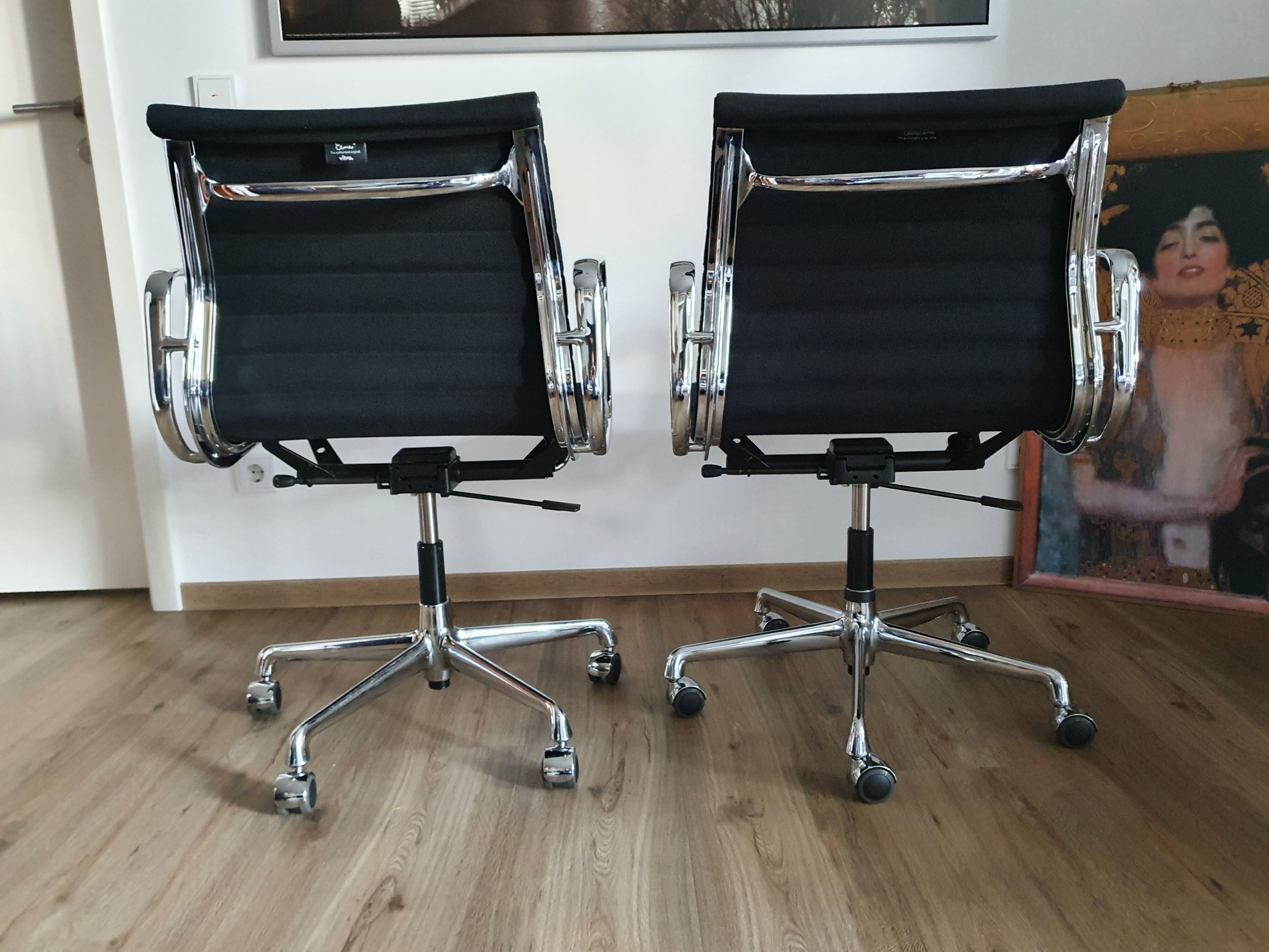 EA 117 Office chairs by Charles & Ray Eames for Vitra