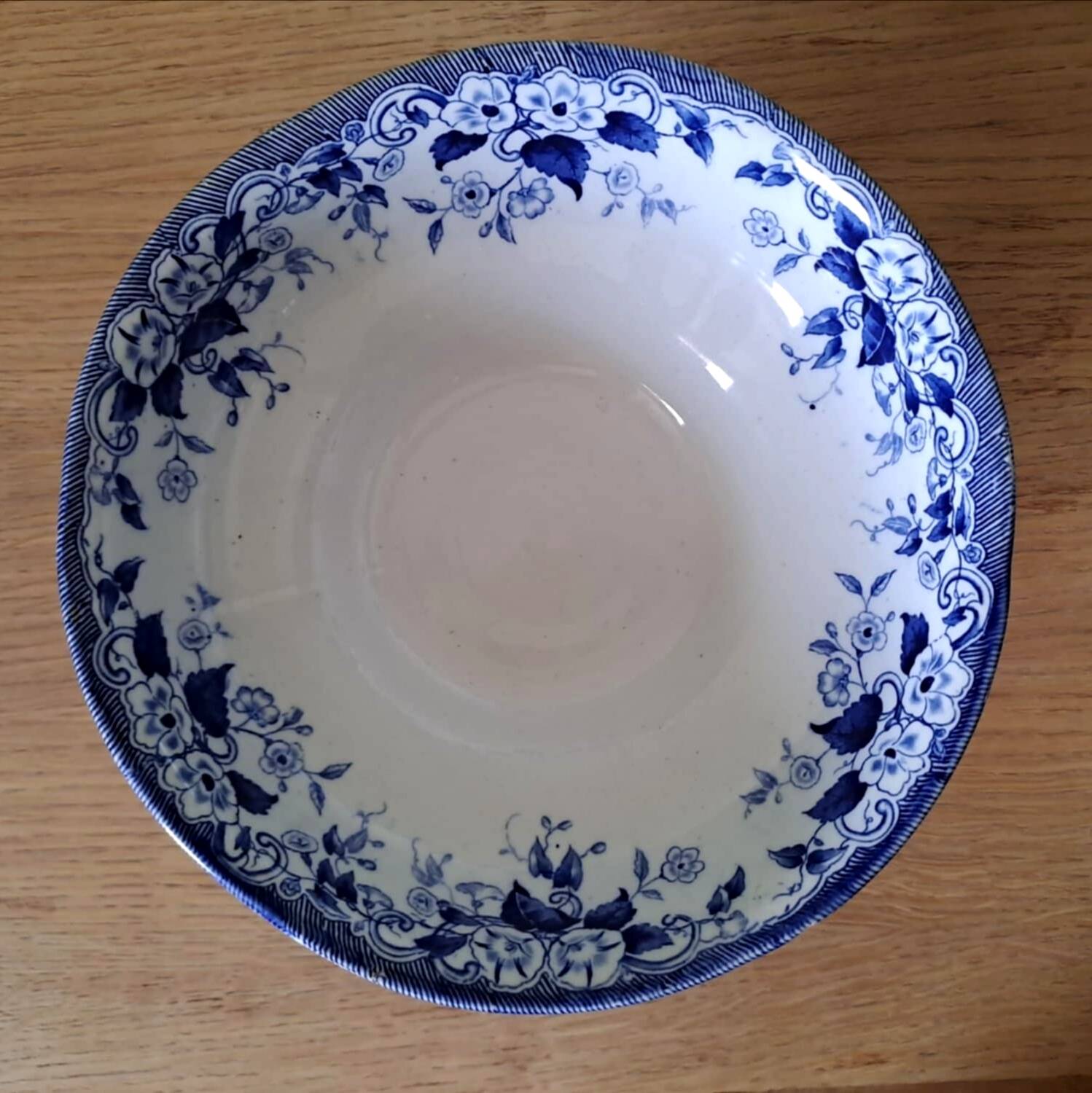 Fruit bowl in Creil Montereau ironstone