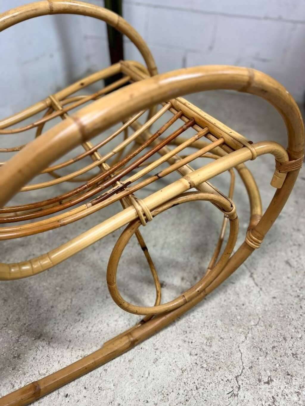 Vintage wicker rocking chair 'rohé'