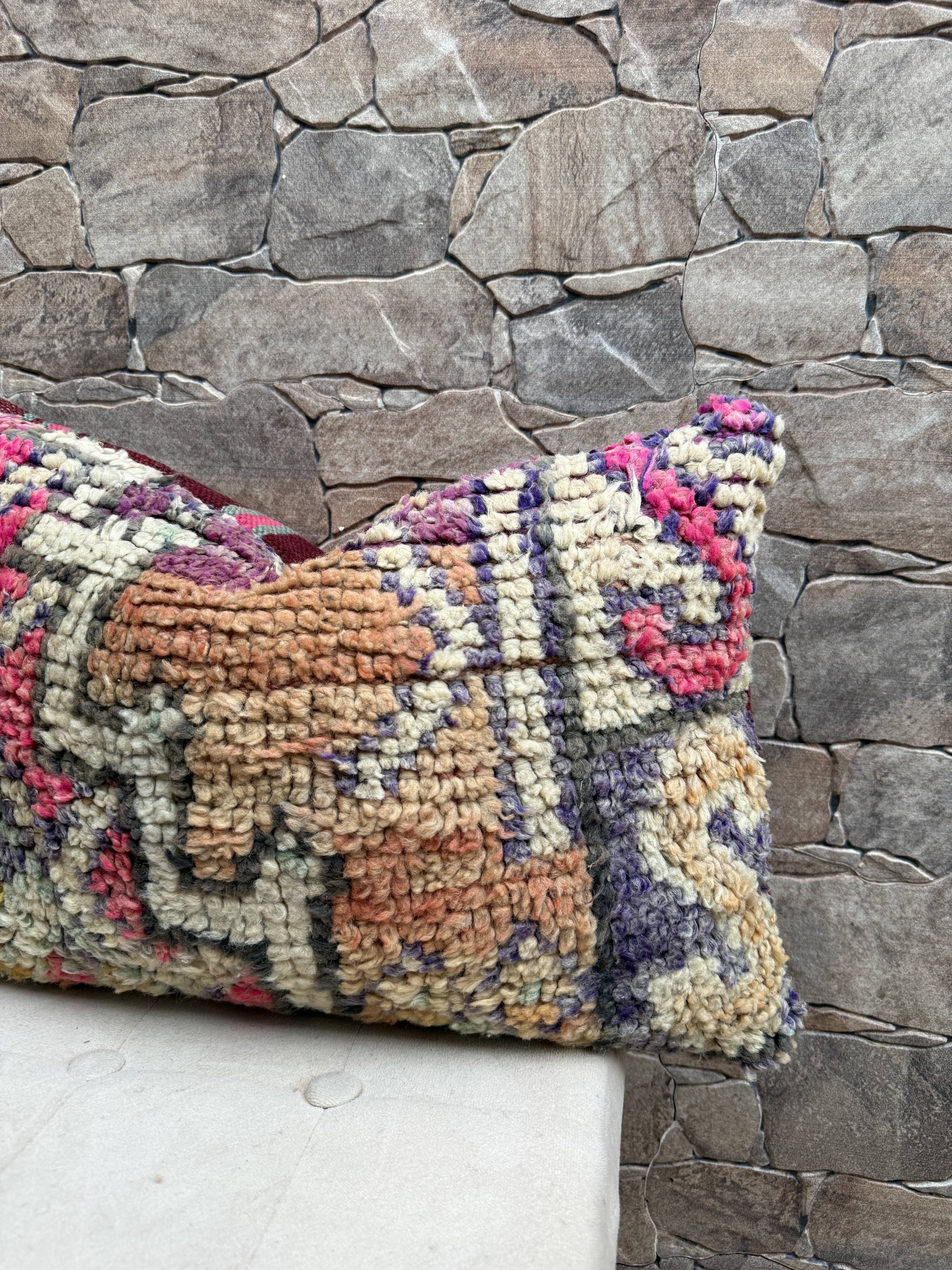 Vintage Berber kilim cushion cover: Moroccan wool cushion 60x40cm
