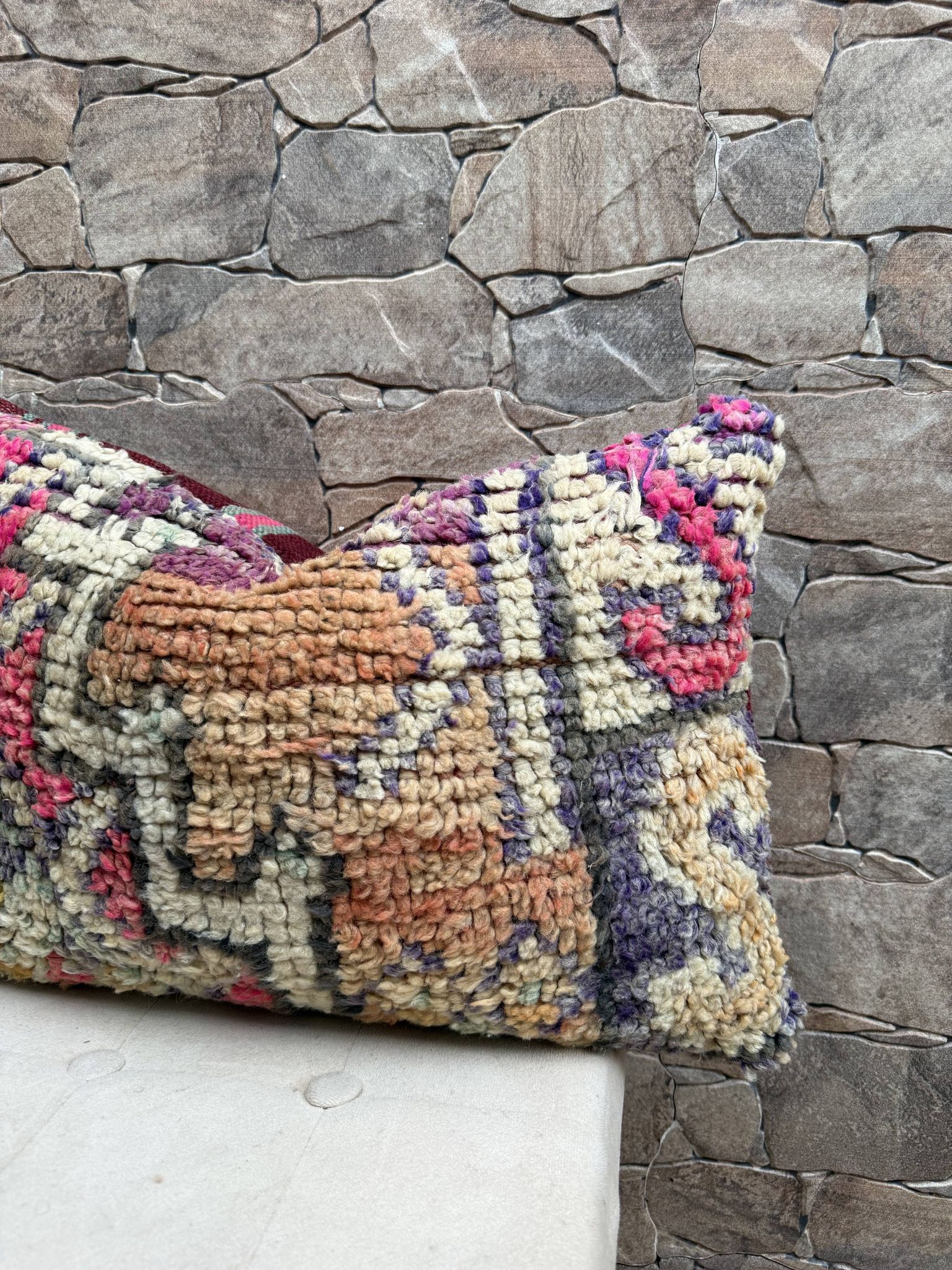 Vintage Berber kilim cushion cover: Moroccan wool cushion 60x40cm