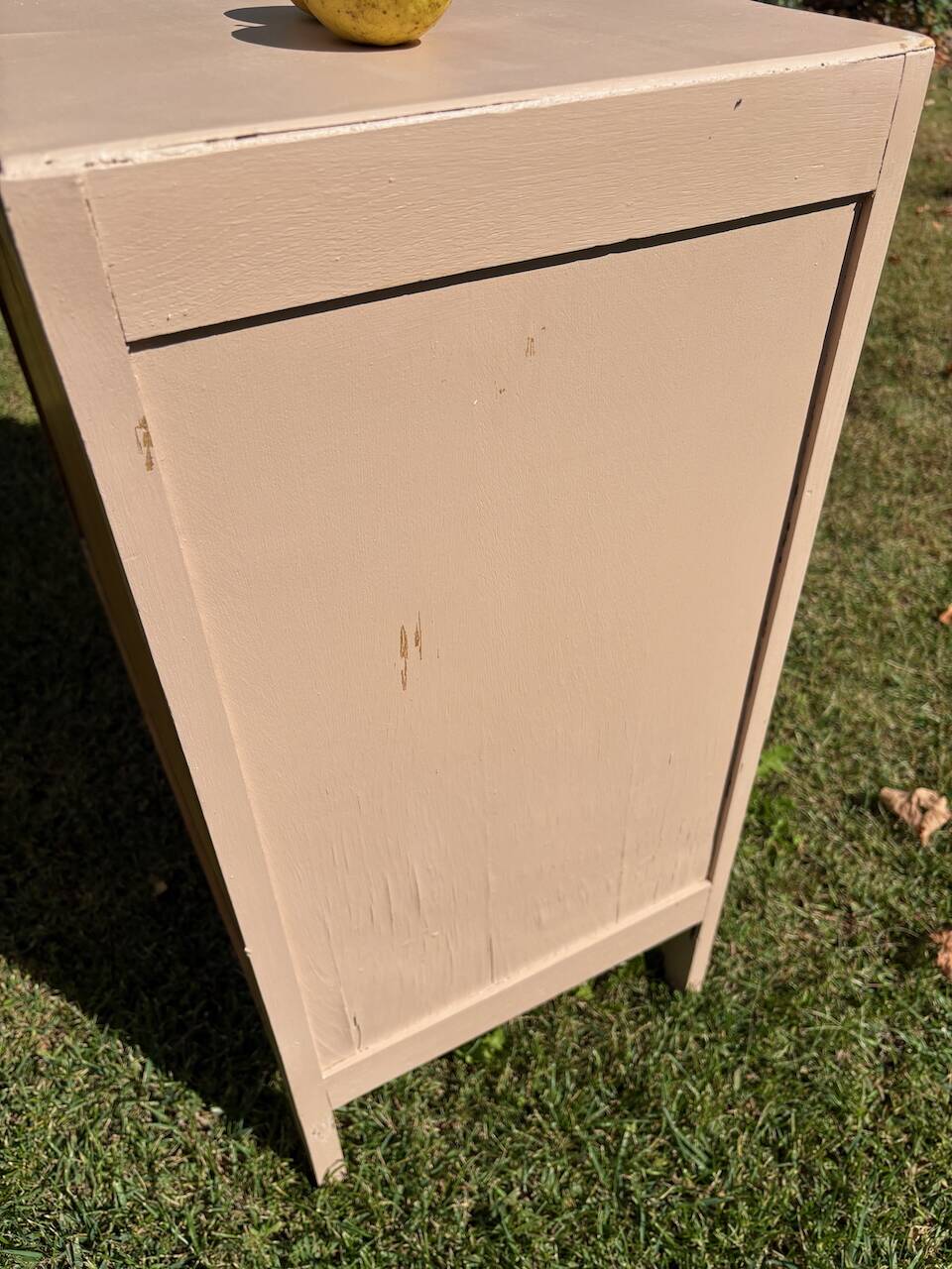 Commode vieux rose