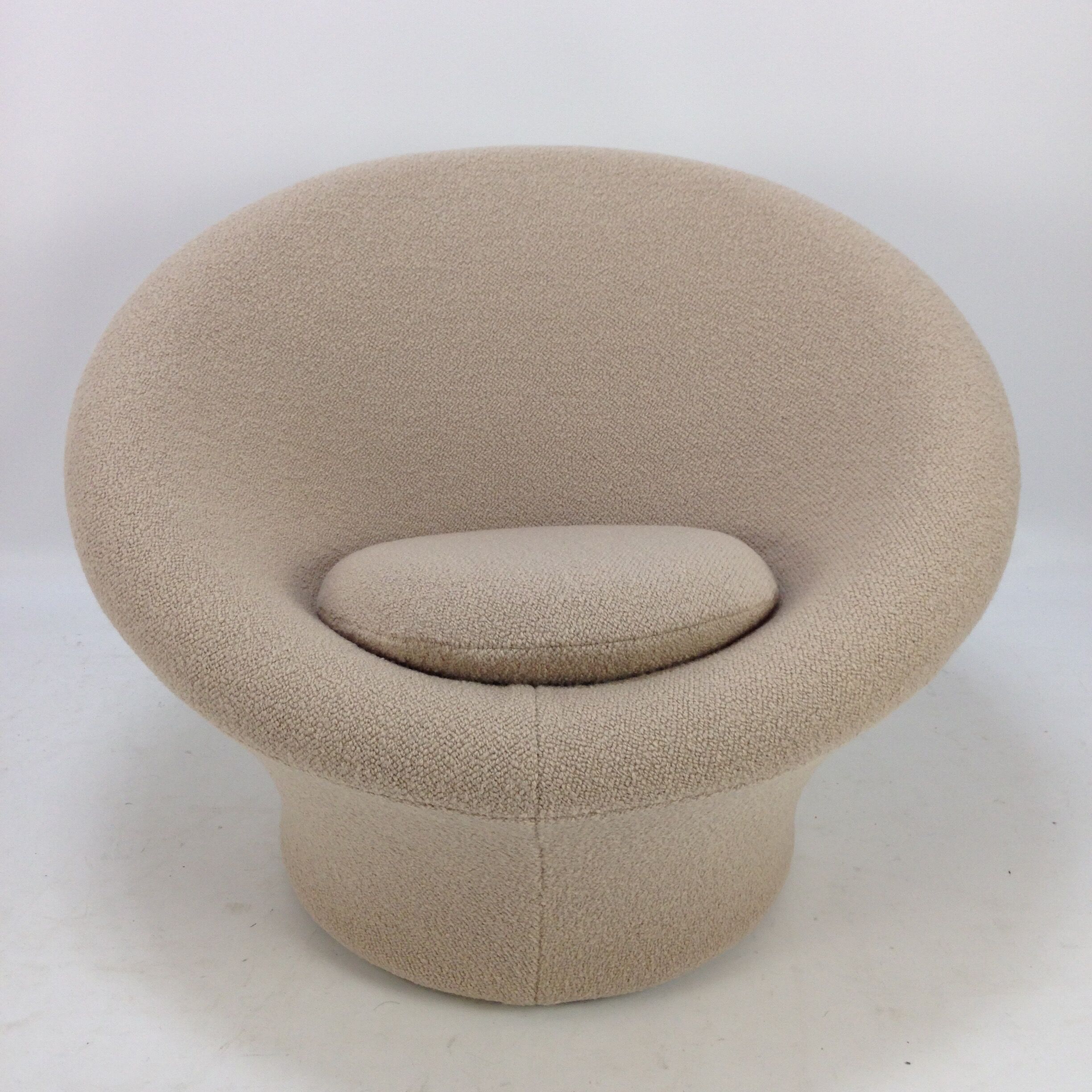 Mushroom armchair with pouf by Pierre Paulin for Artifort, Pierre Frey