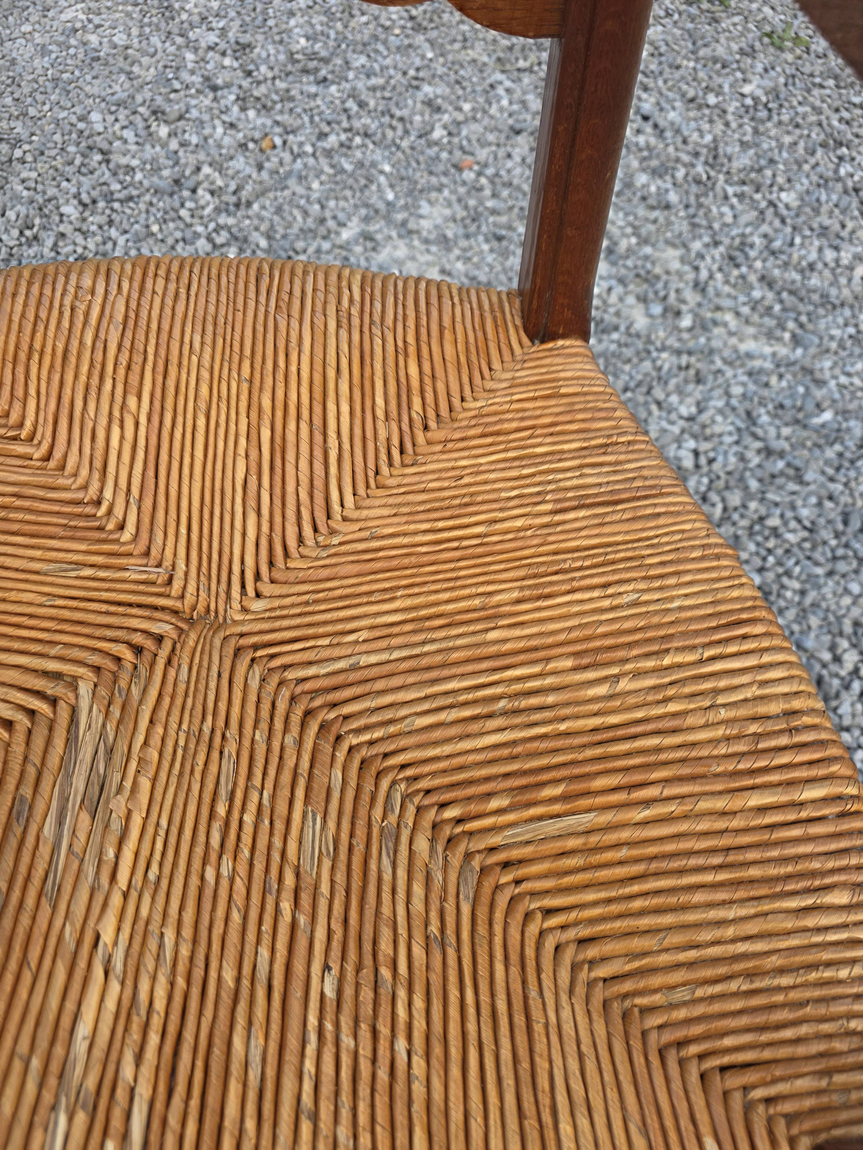 Fauteuil en chêne style Louis XV