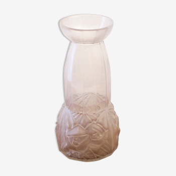 Art deco vase in molded pressed glass