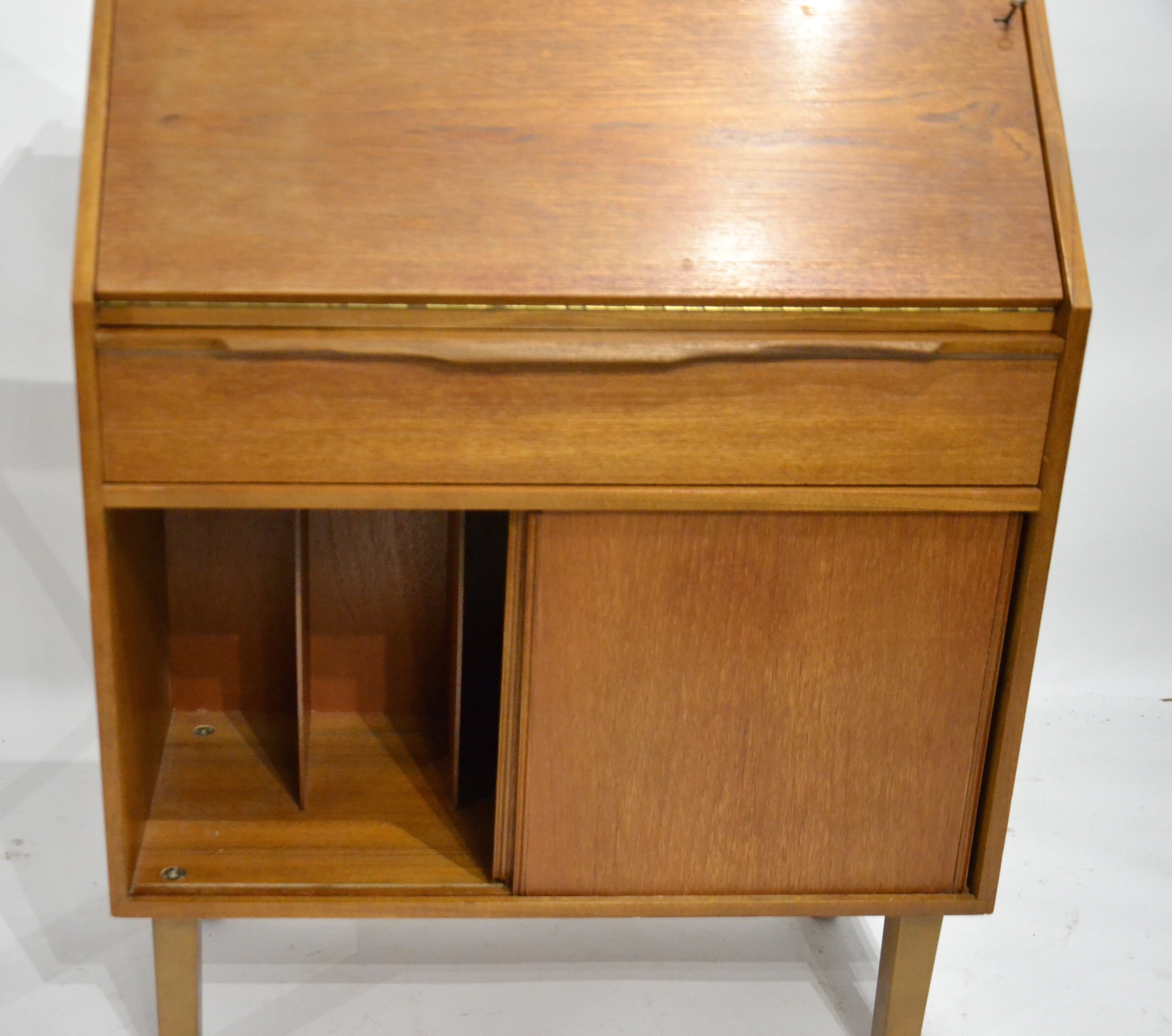 Meuble secrétaire scandinave des années 60