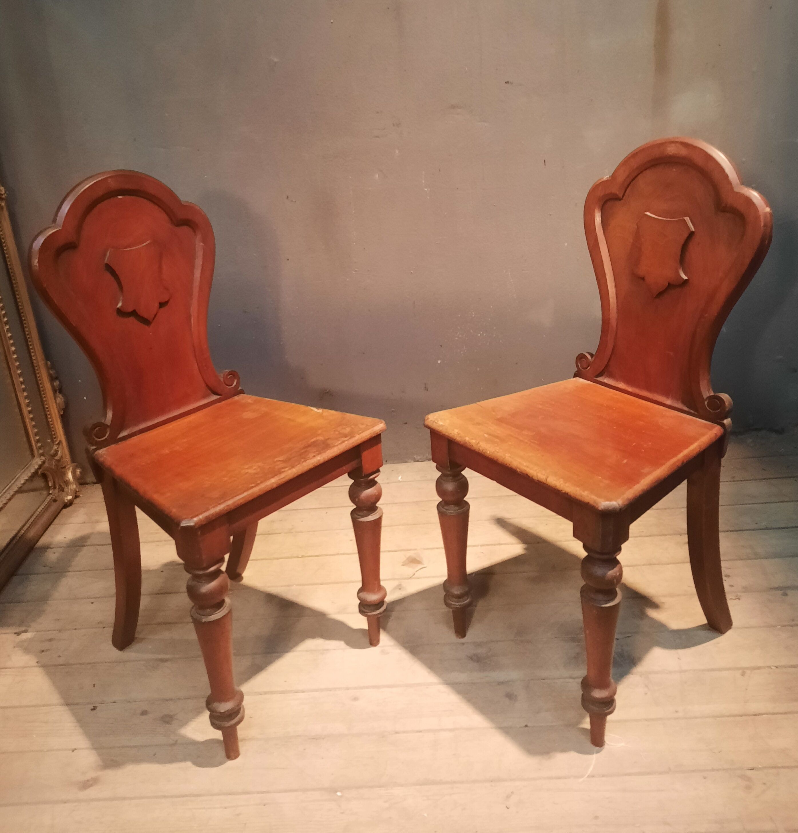 Pair of stool chairs