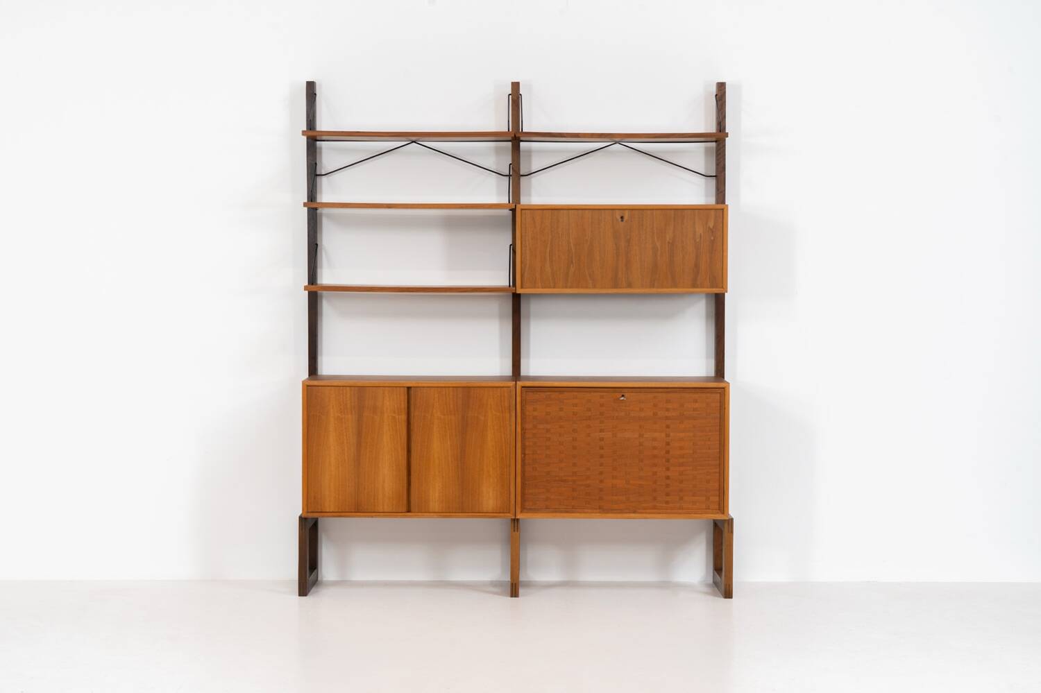 Fee standing wall unit by Poul Cadovius
