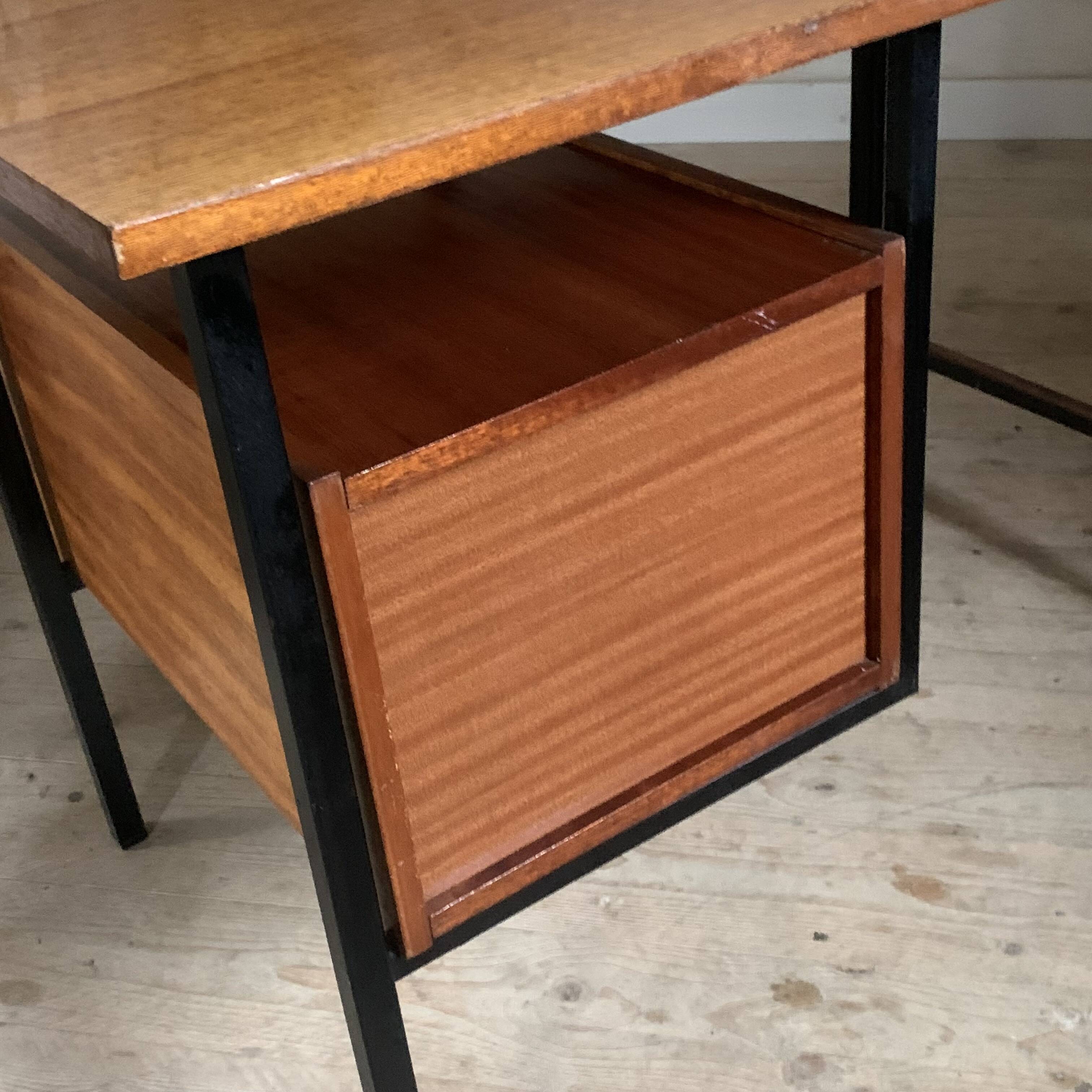 Bureau moderniste vintage